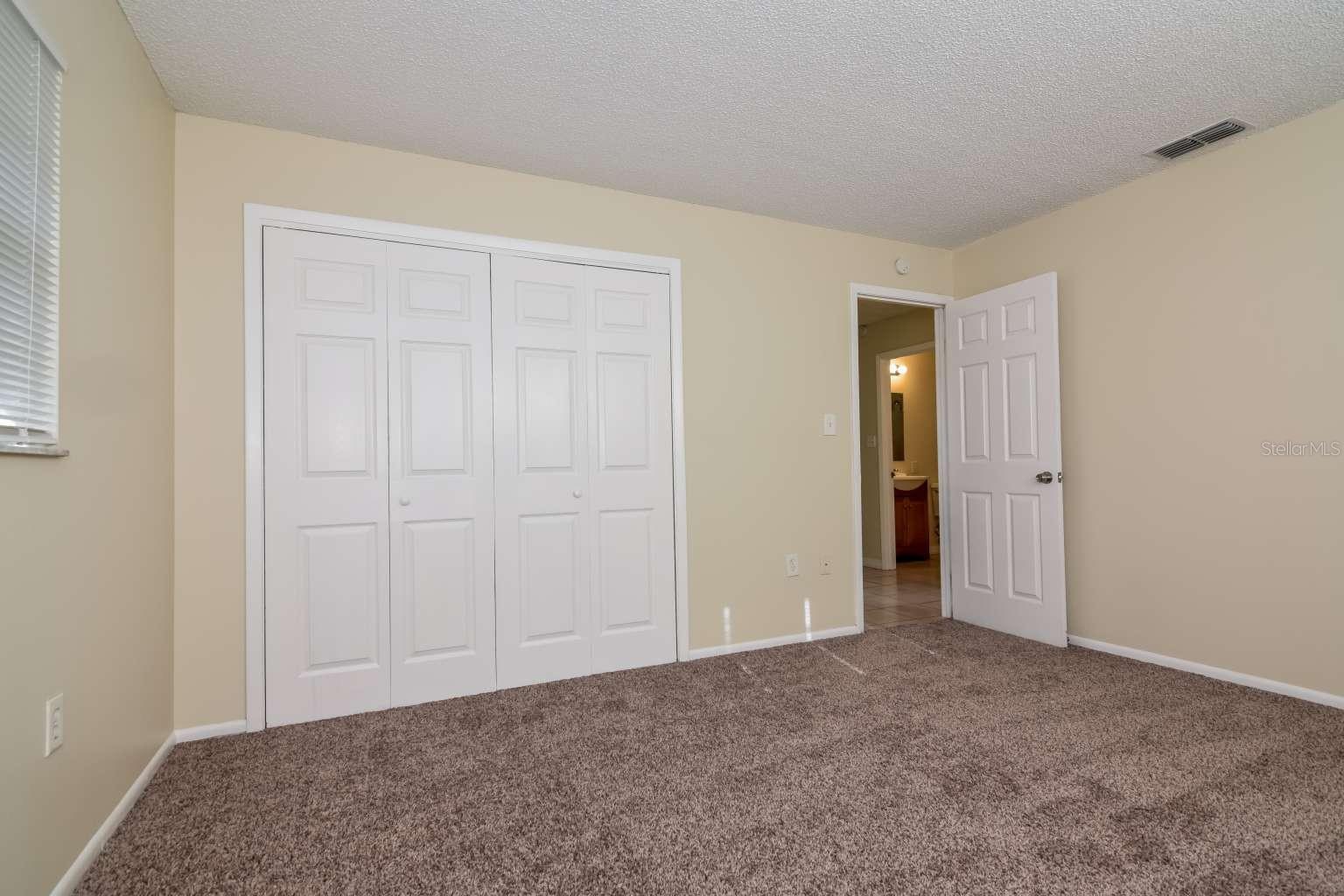 Listing photo id 11 for 7338 Coventry Drive