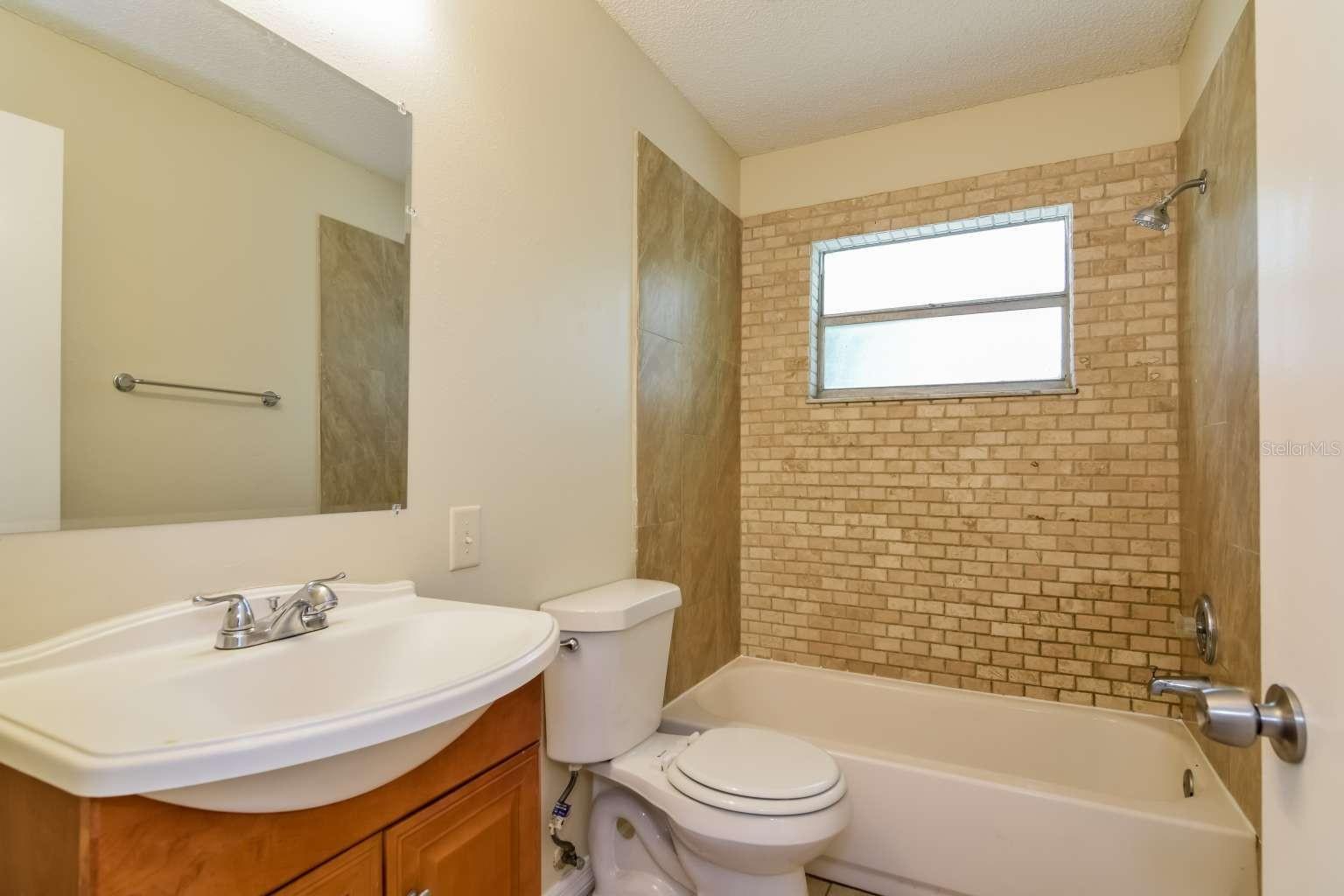 Listing photo id 12 for 7338 Coventry Drive