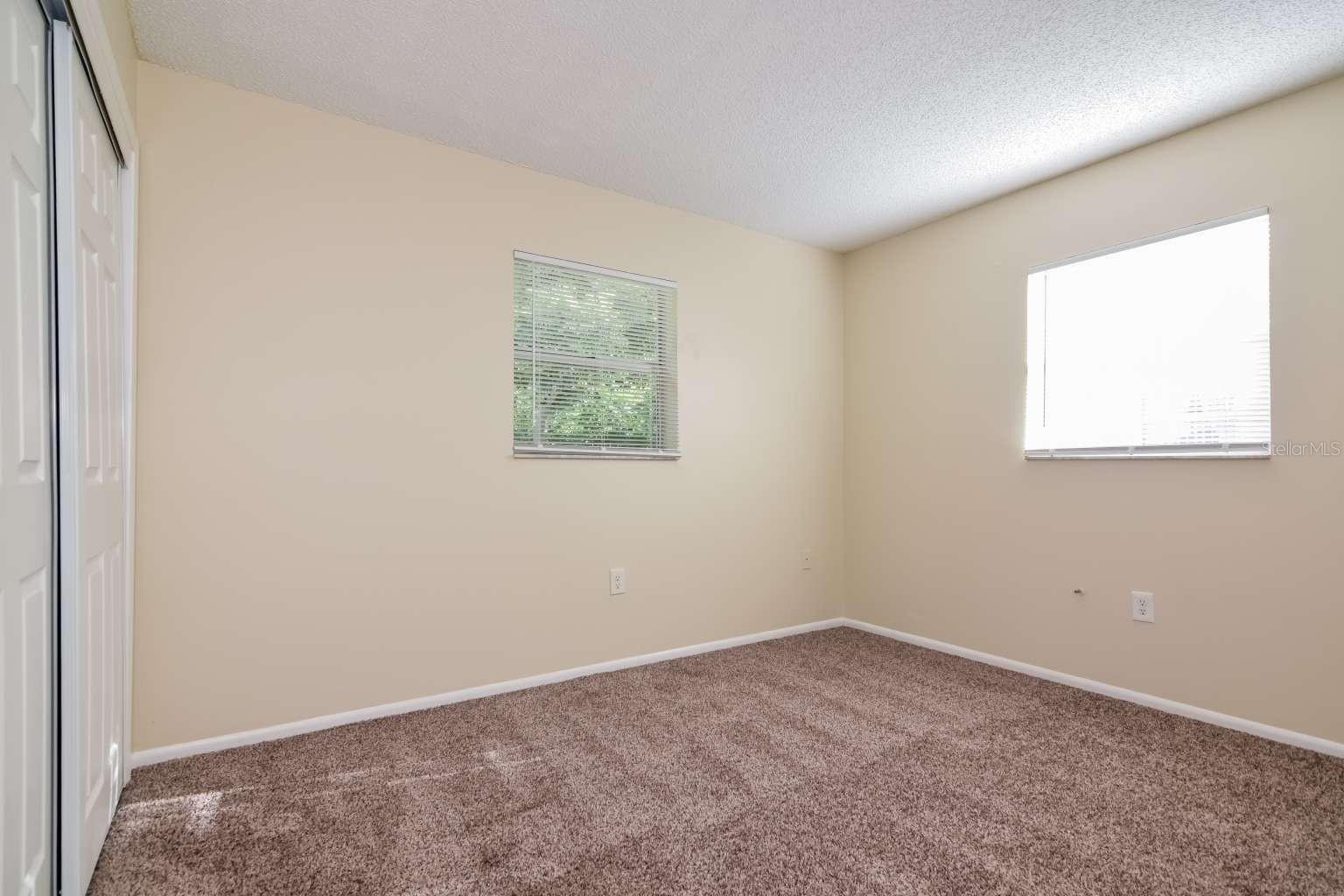 Listing photo id 13 for 7338 Coventry Drive