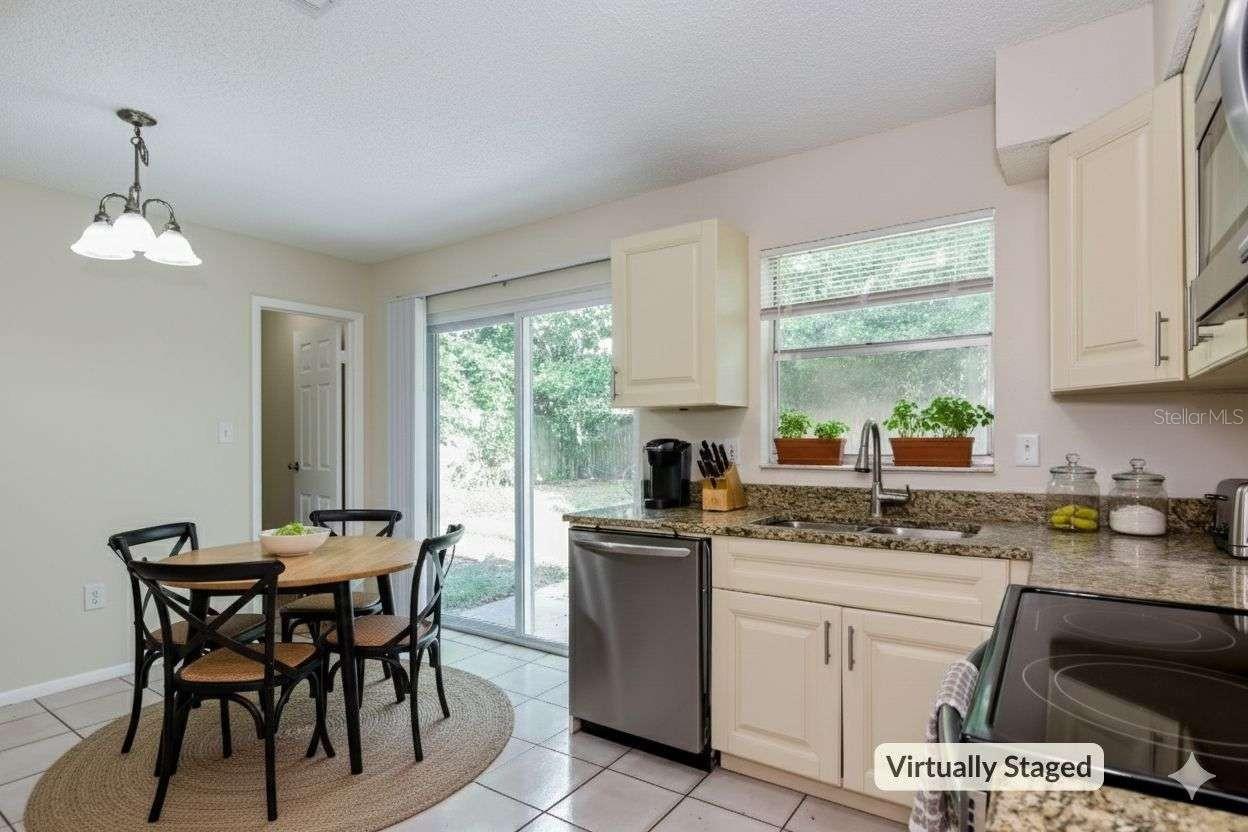 Listing photo id 6 for 7338 Coventry Drive