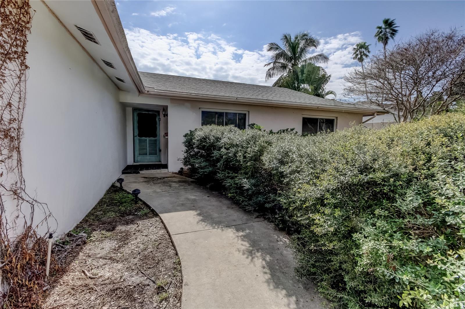 Image 19 of 41 For 5116 Venetian Boulevard Ne