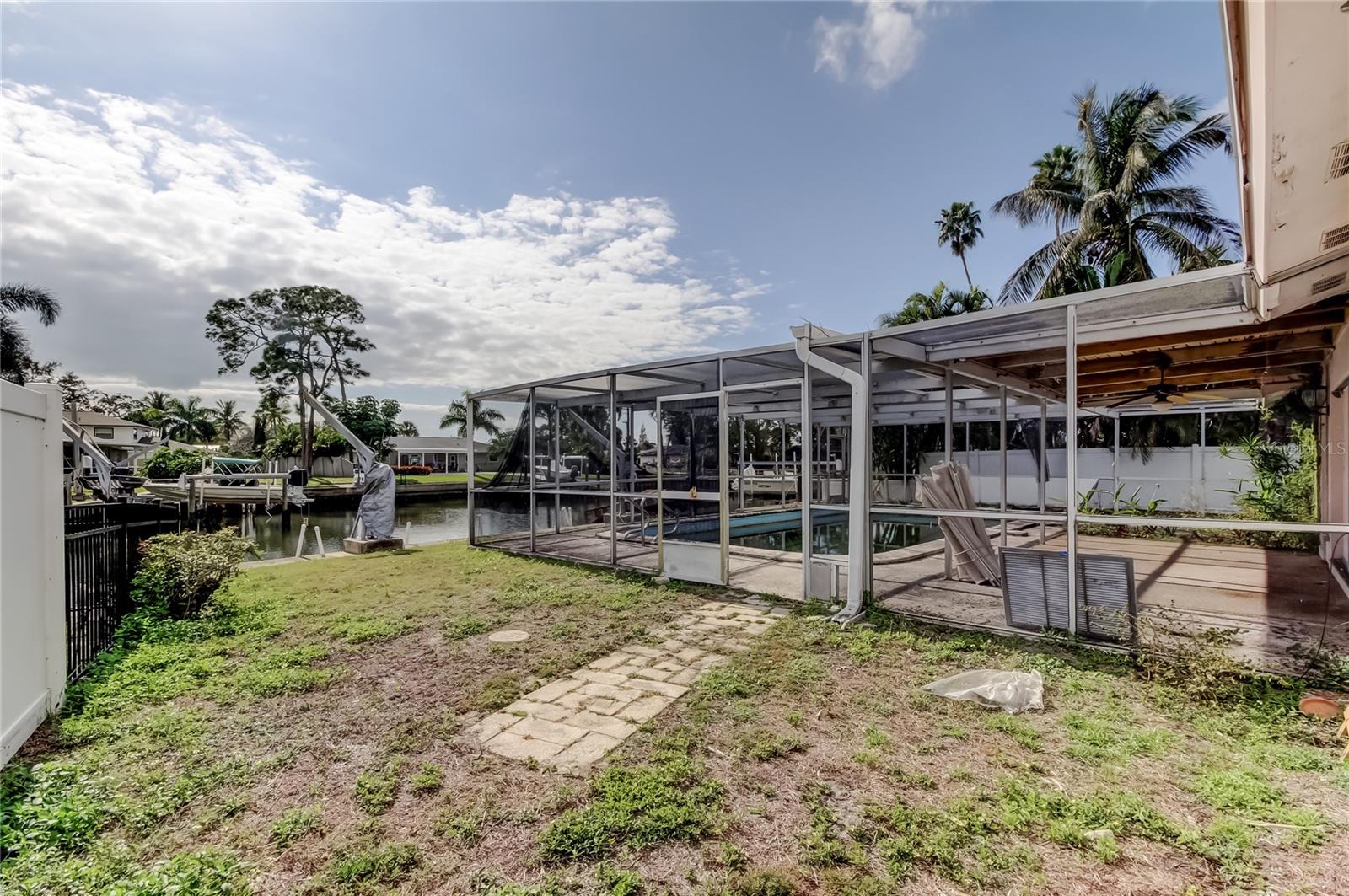 Image 20 of 41 For 5116 Venetian Boulevard Ne