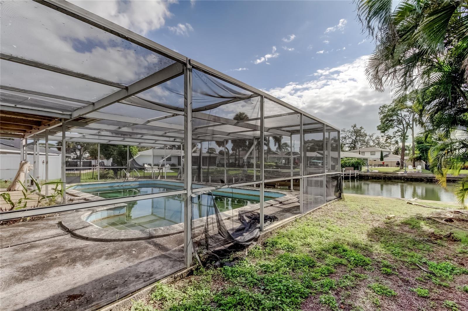 Image 25 of 41 For 5116 Venetian Boulevard Ne