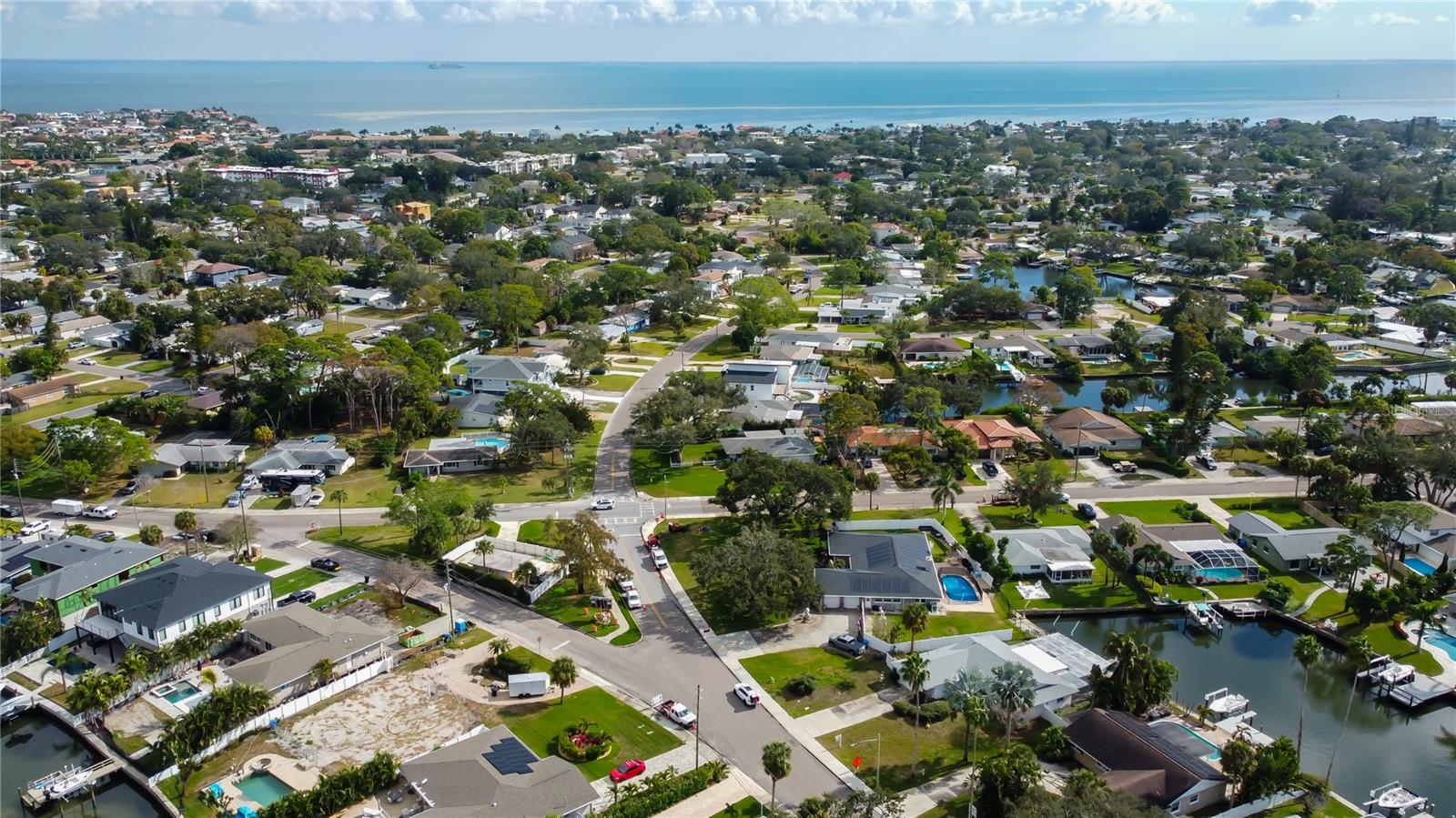 Image 7 of 41 For 5116 Venetian Boulevard Ne