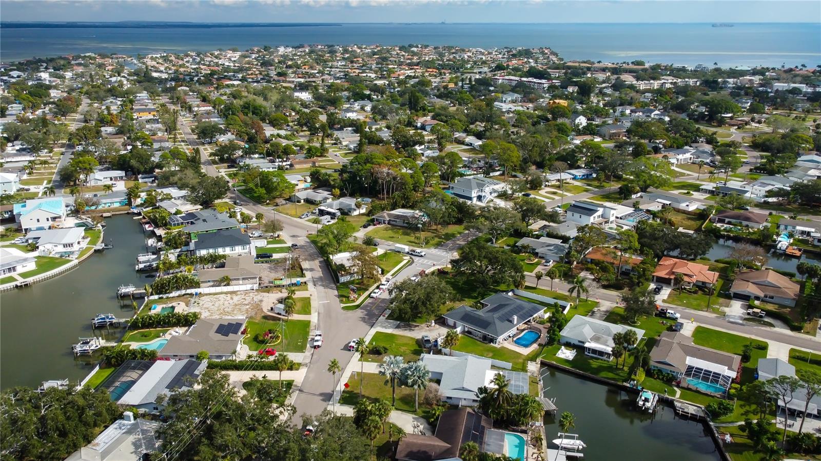 Image 8 of 41 For 5116 Venetian Boulevard Ne