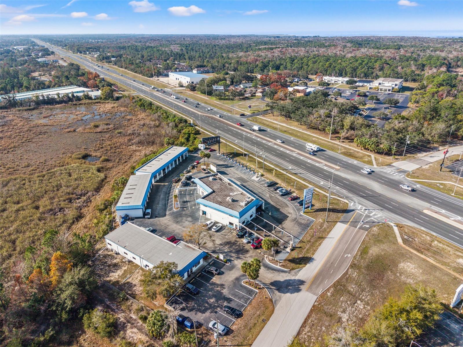 Listing photo id 28 for 1108 Commercial Way