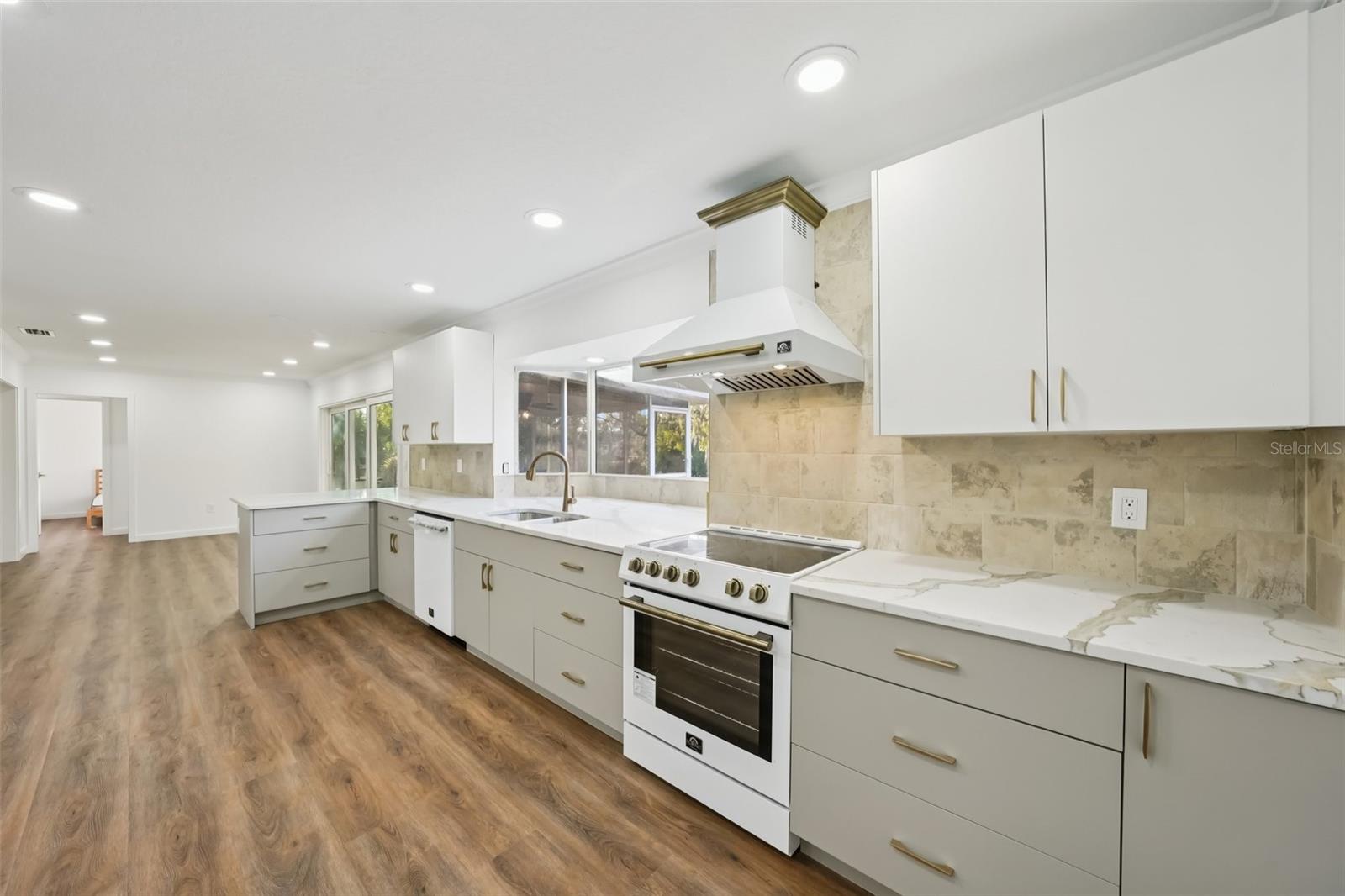 Listing photo id 8 for 10826 Twin Palms Ranch Road