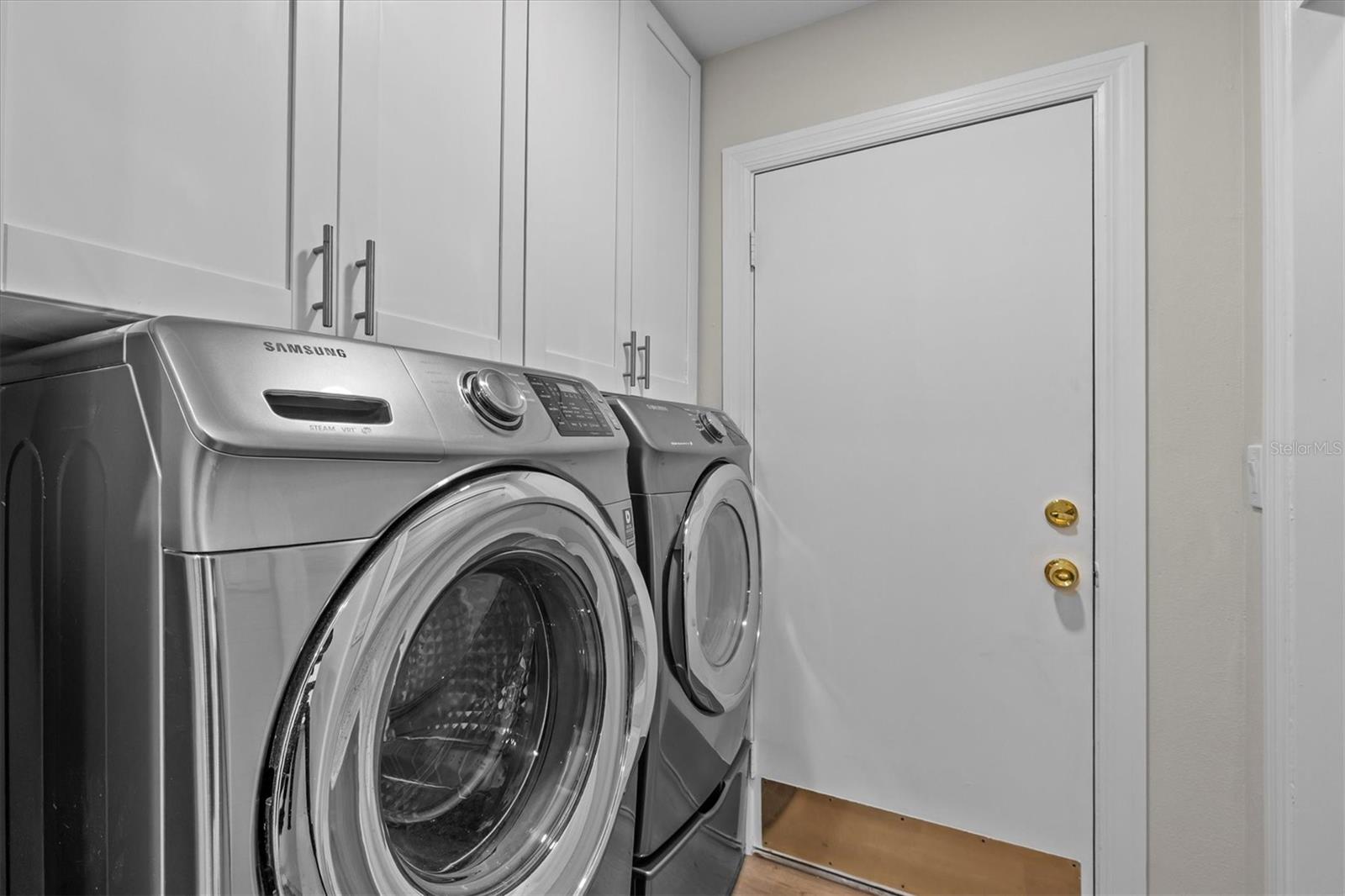 Listing photo id 15 for 810 West Shore Boulevard