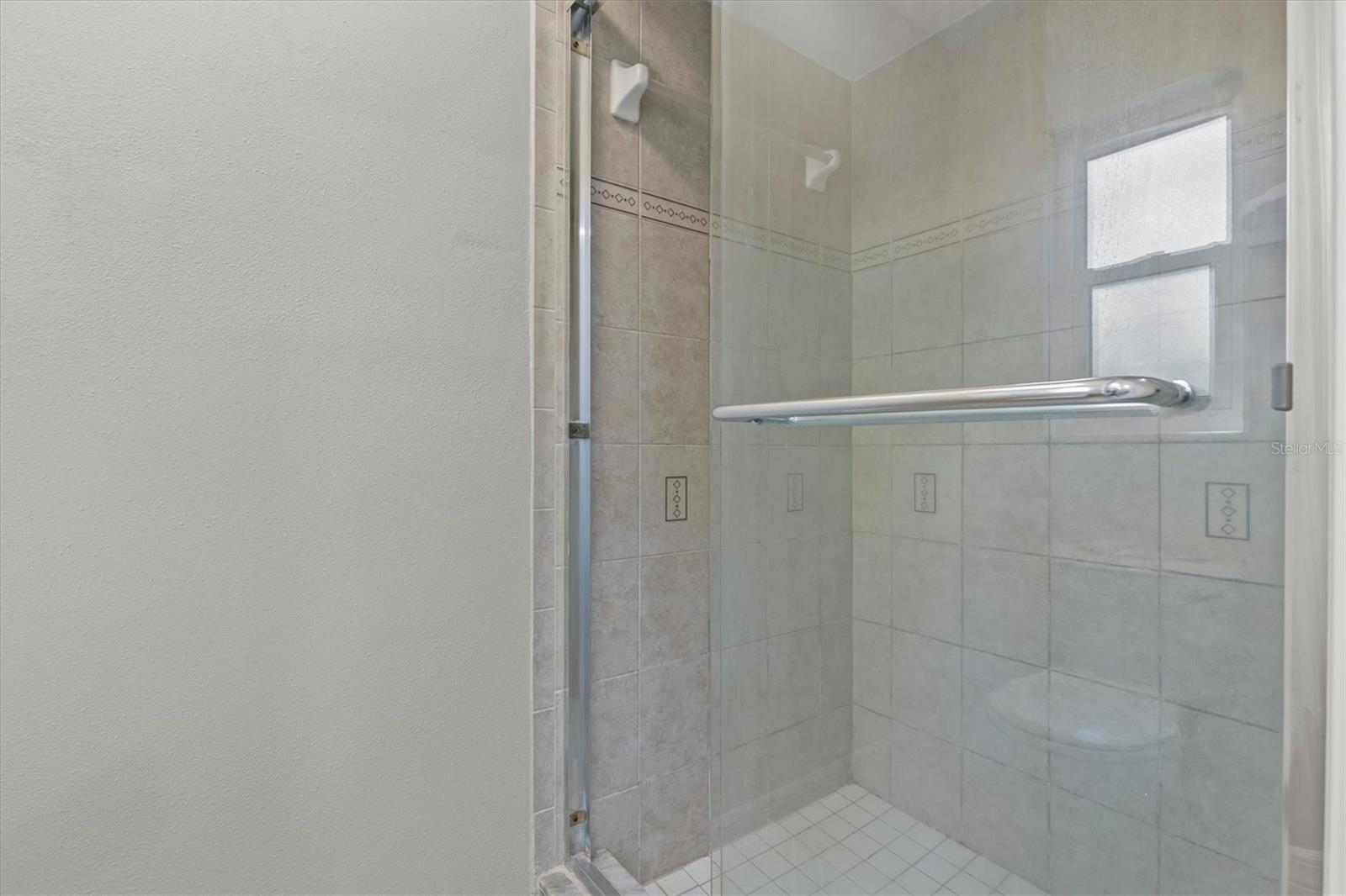 Listing photo id 20 for 810 West Shore Boulevard