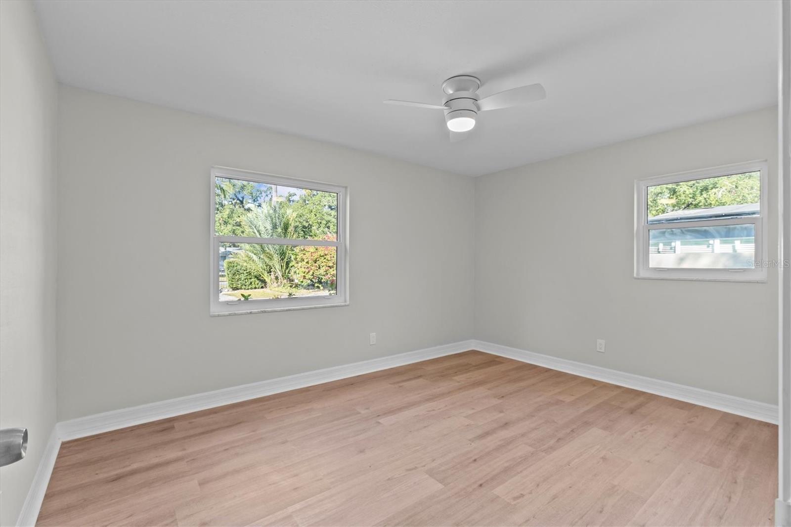 Listing photo id 21 for 810 West Shore Boulevard