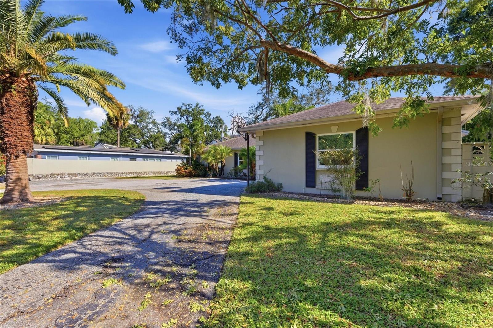 Listing photo id 29 for 810 West Shore Boulevard