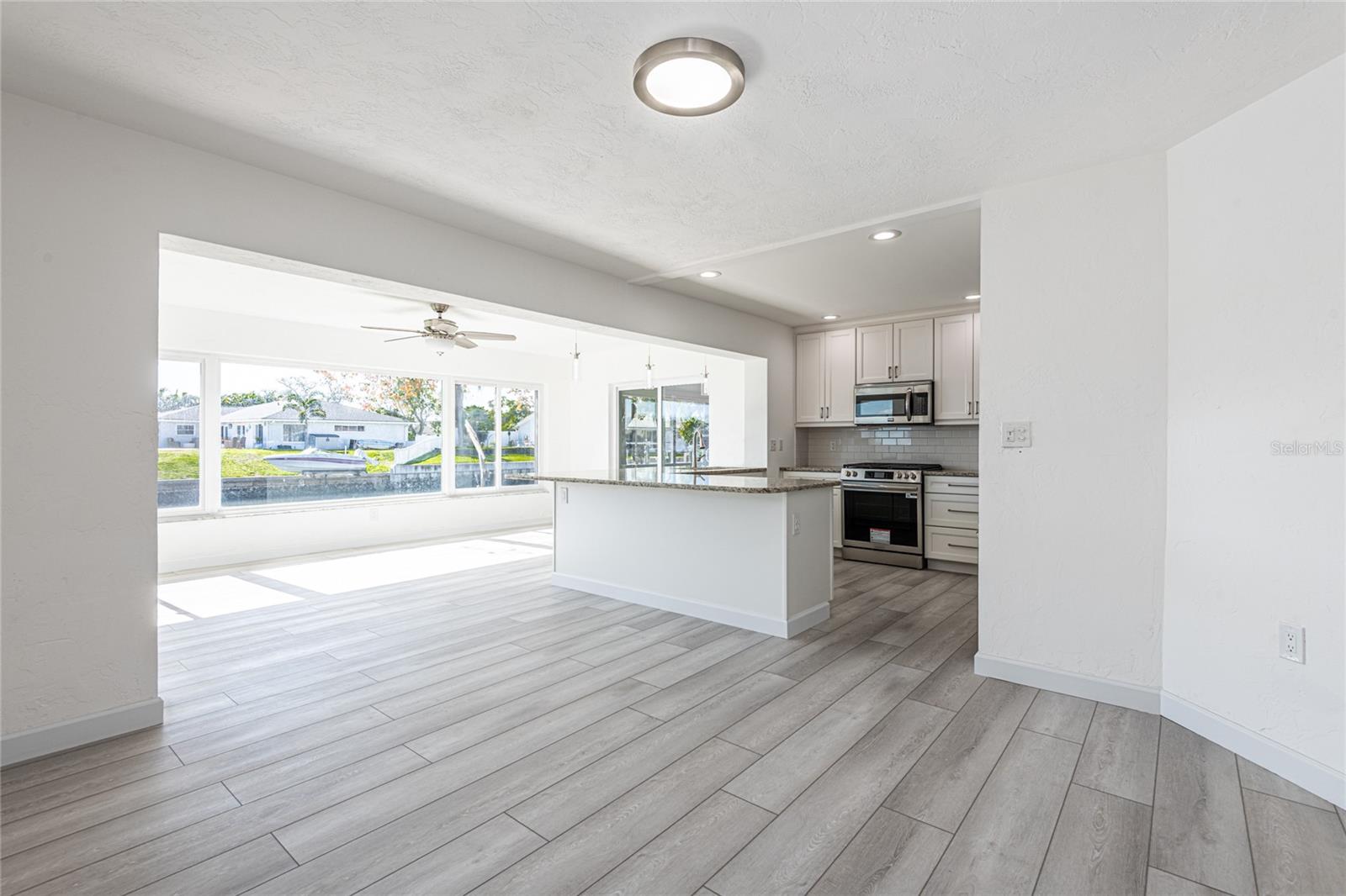 Image 11 of 52 For 1466 51st Avenue Ne