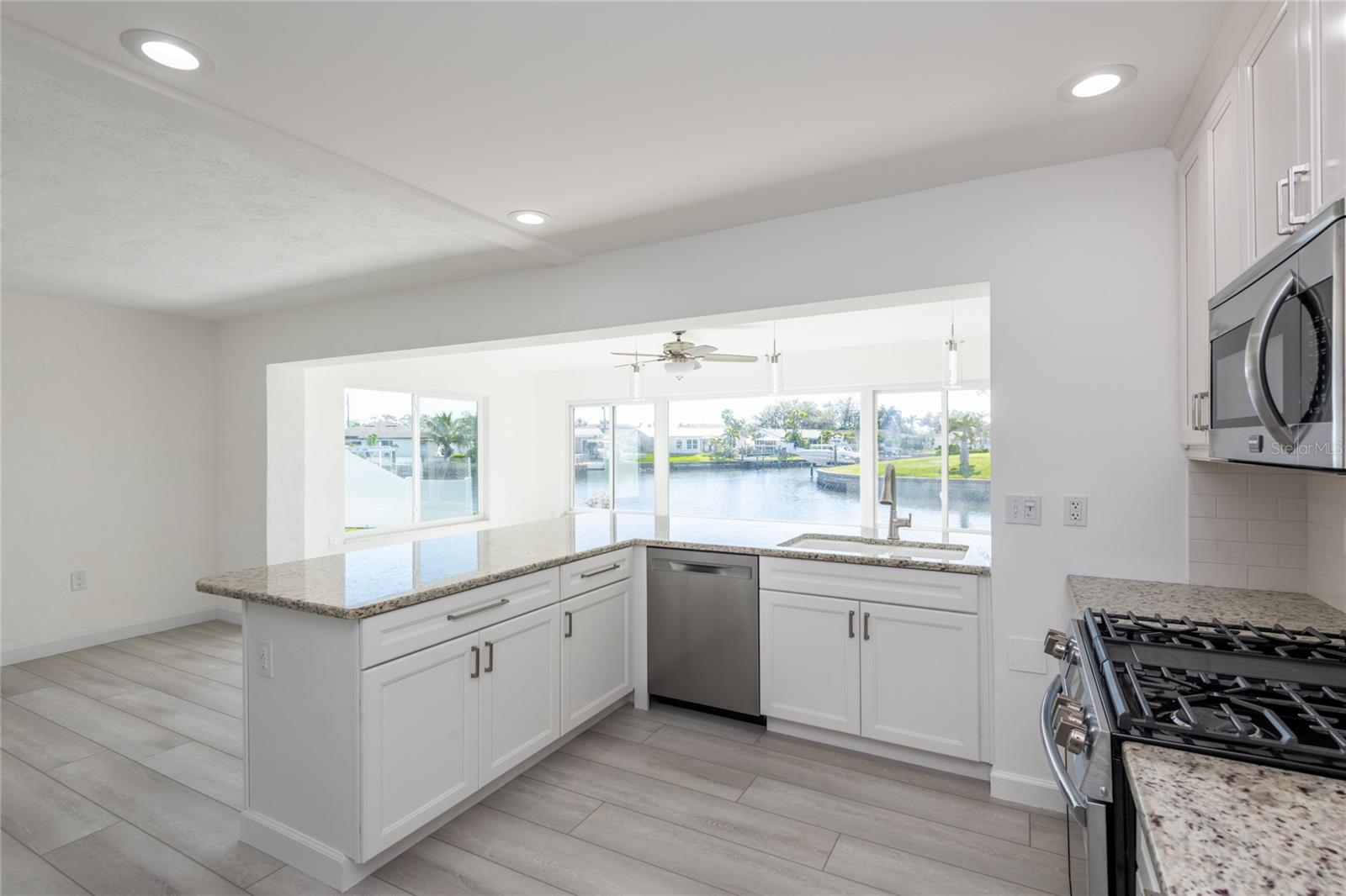 Image 13 of 52 For 1466 51st Avenue Ne