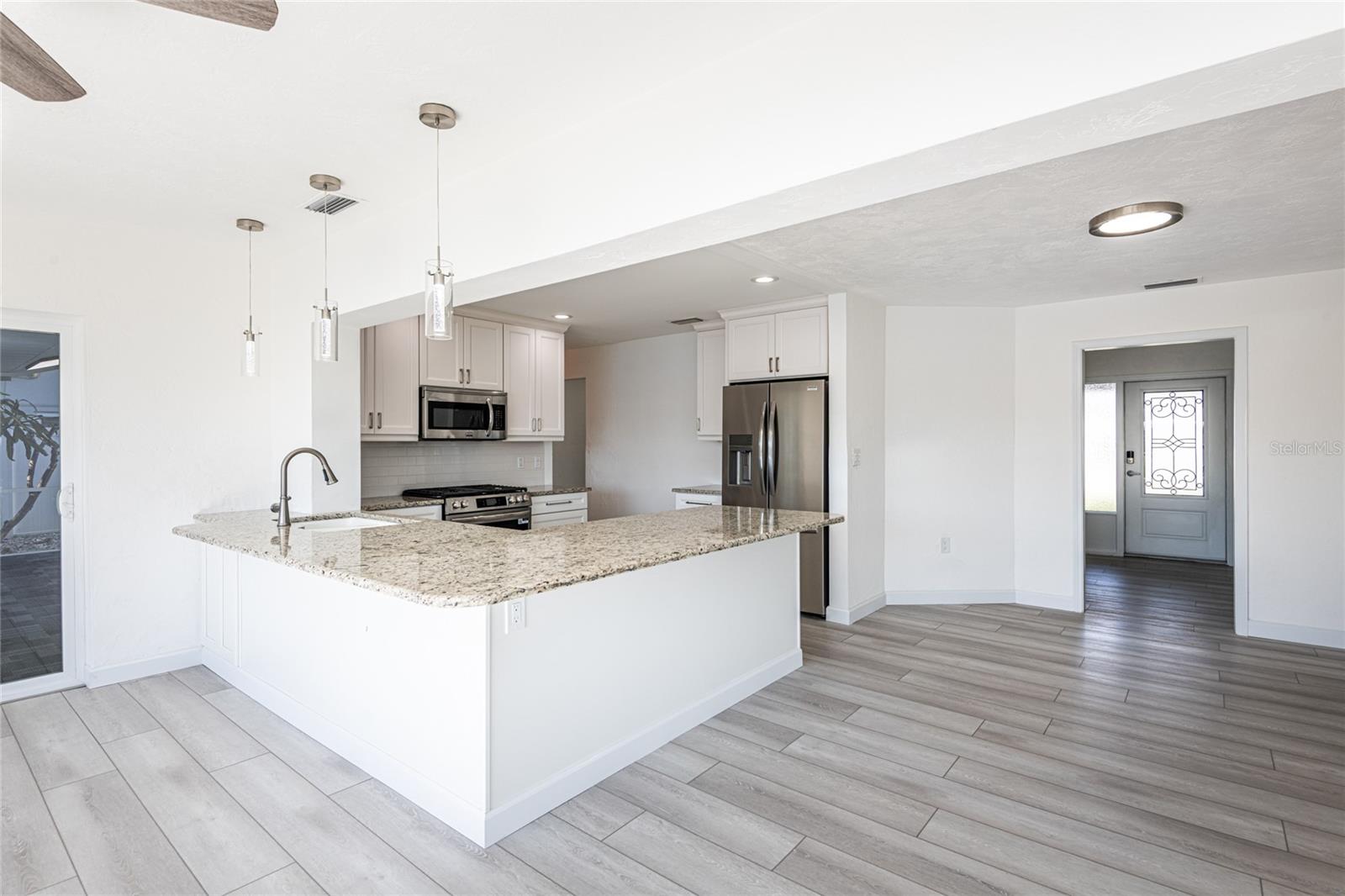 Image 15 of 52 For 1466 51st Avenue Ne