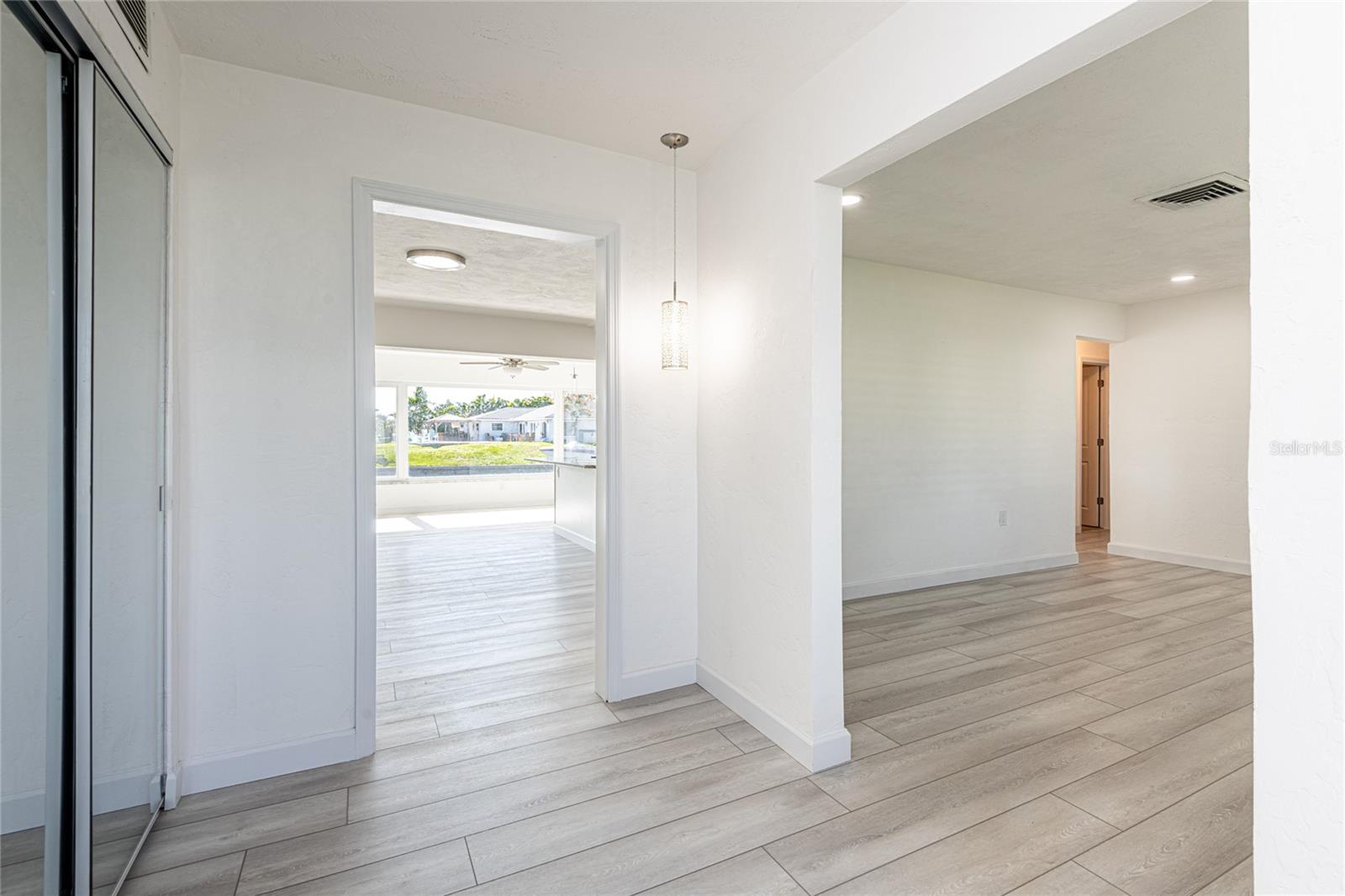 Image 19 of 52 For 1466 51st Avenue Ne