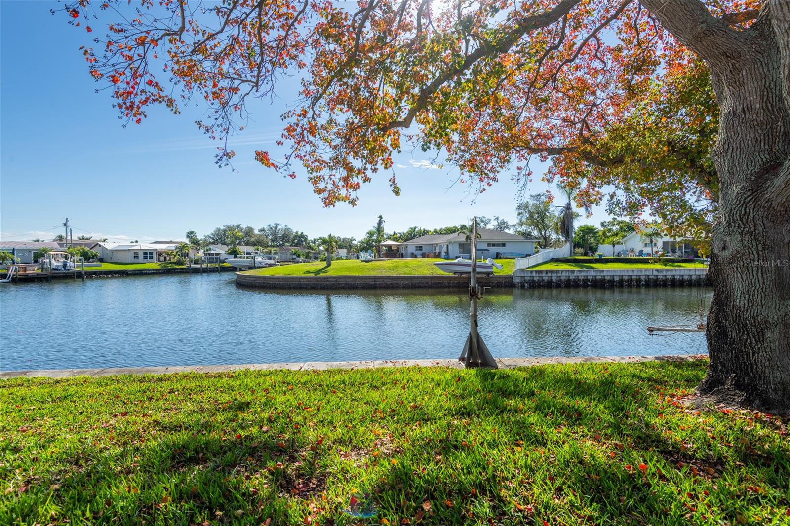 Image 2 of 52 For 1466 51st Avenue Ne