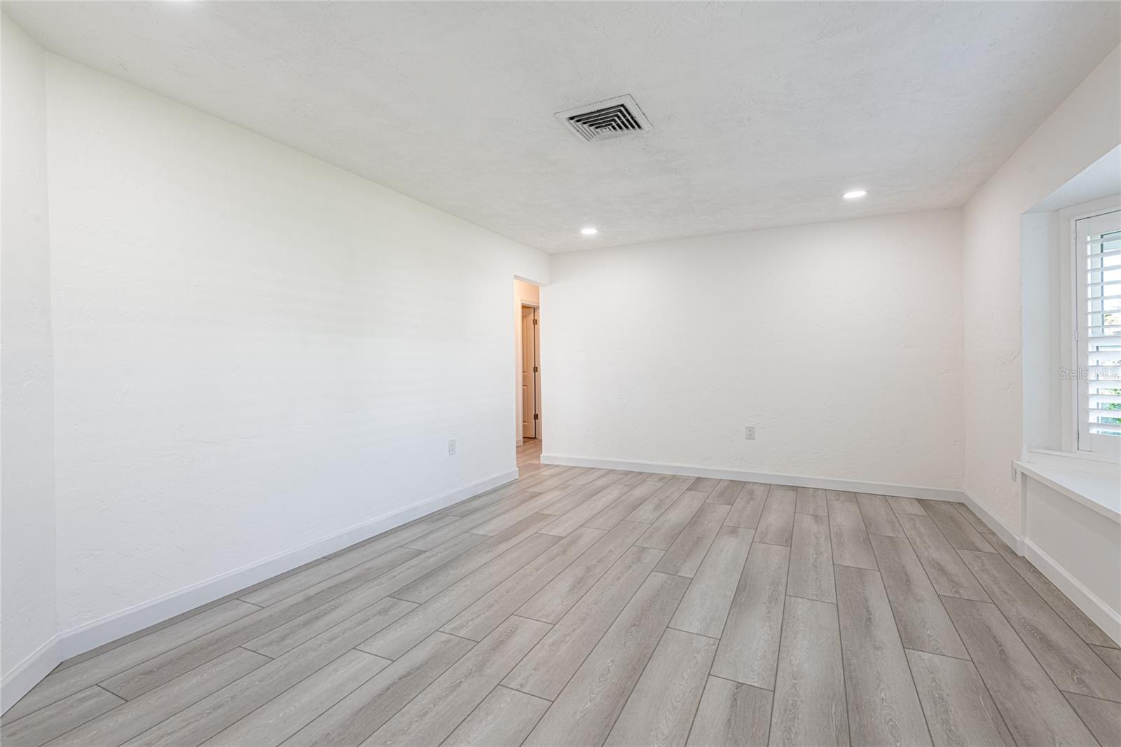 Image 21 of 52 For 1466 51st Avenue Ne