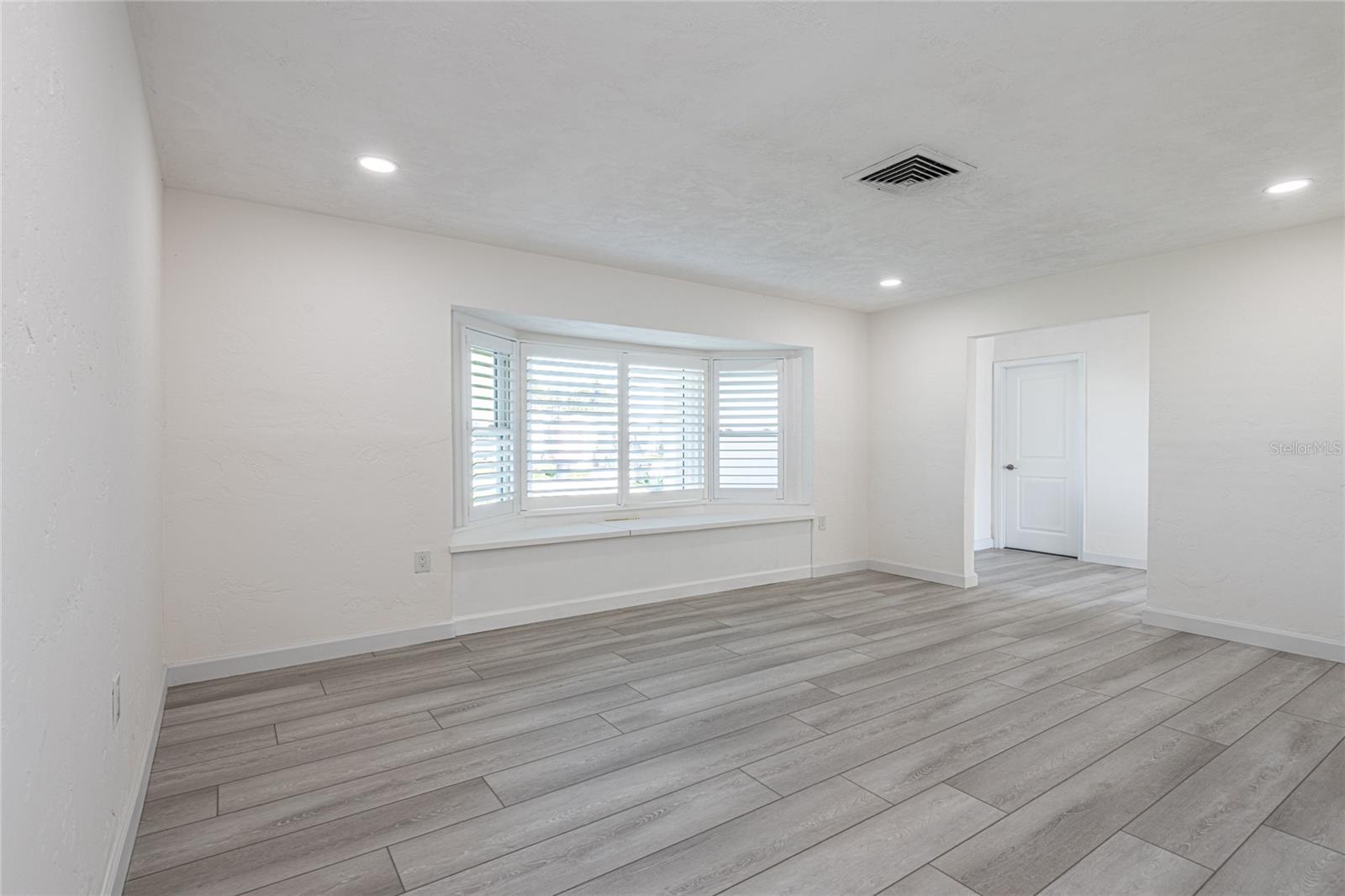 Image 22 of 52 For 1466 51st Avenue Ne