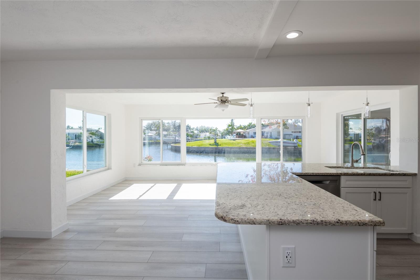 Image 6 of 52 For 1466 51st Avenue Ne