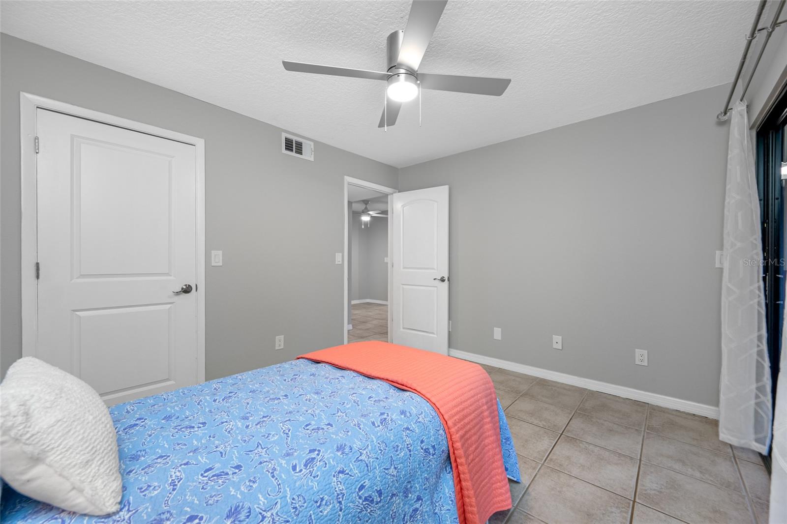 Image 20 of 48 For 3295 Fox Chase Circle N 105