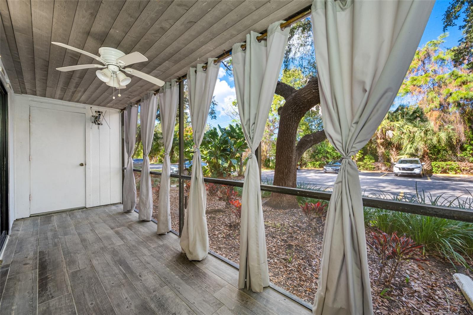 Image 29 of 48 For 3295 Fox Chase Circle N 105