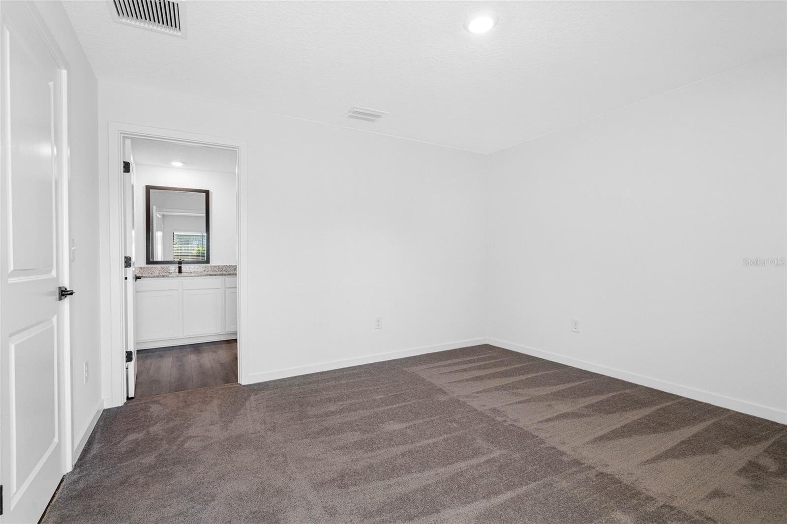 Image 5 of 7 For 12143 Elston Street