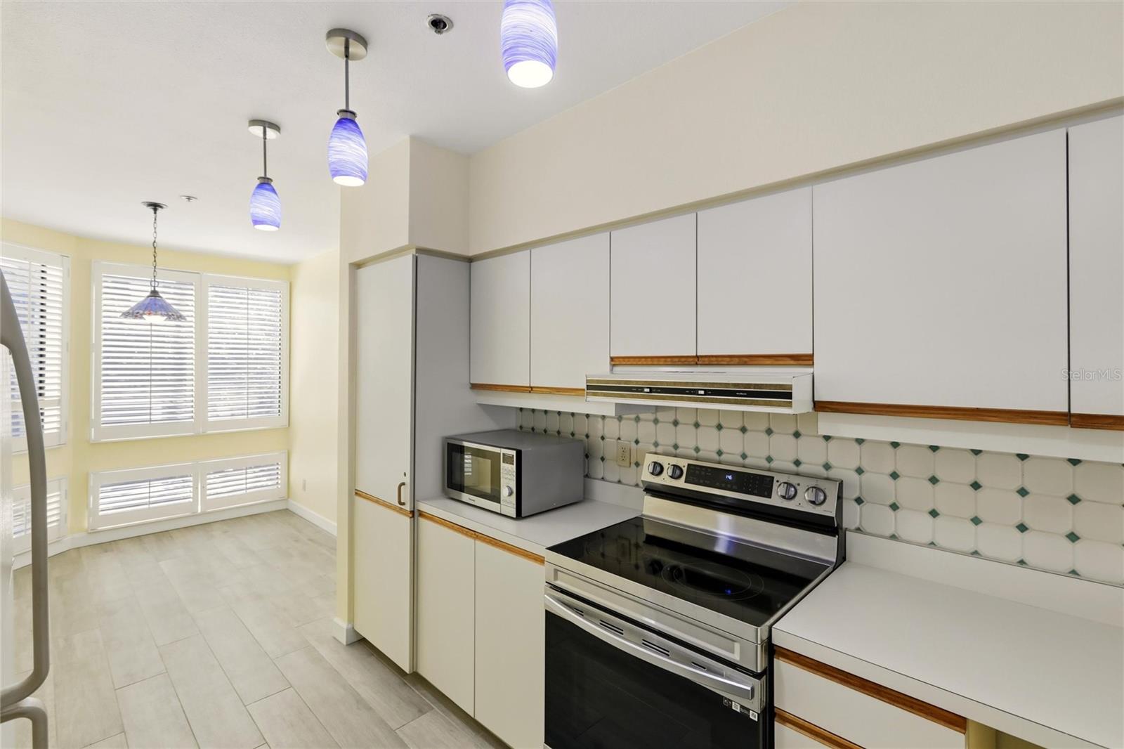 Image 11 of 56 For 1920 Harbourside Drive 1003