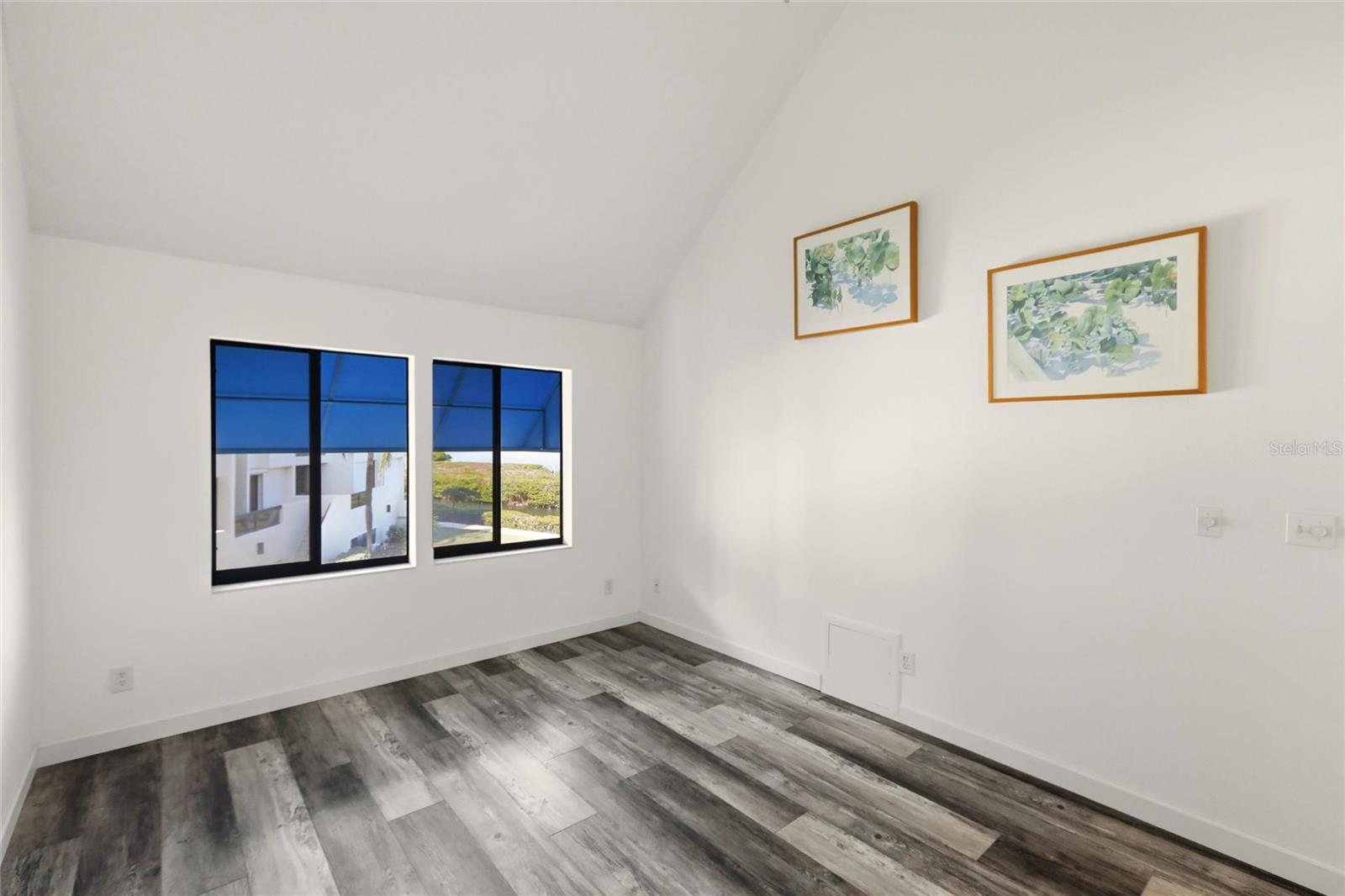 Image 19 of 56 For 1920 Harbourside Drive 1003