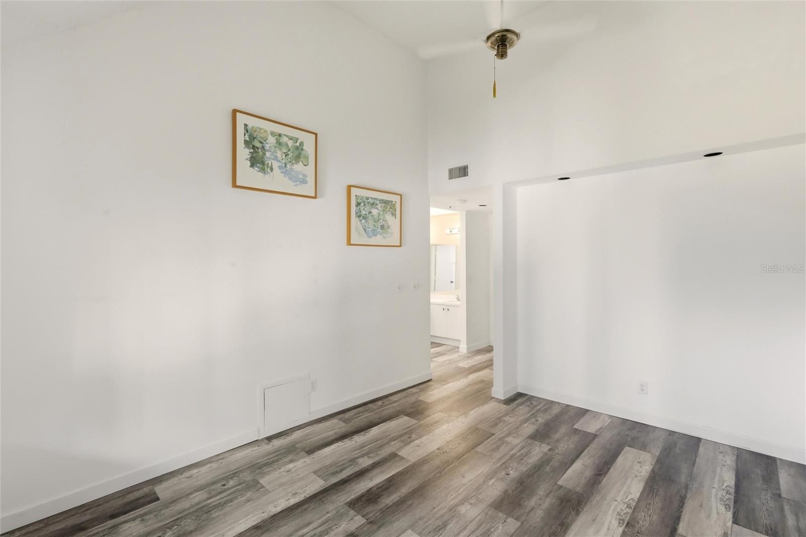 Image 20 of 56 For 1920 Harbourside Drive 1003