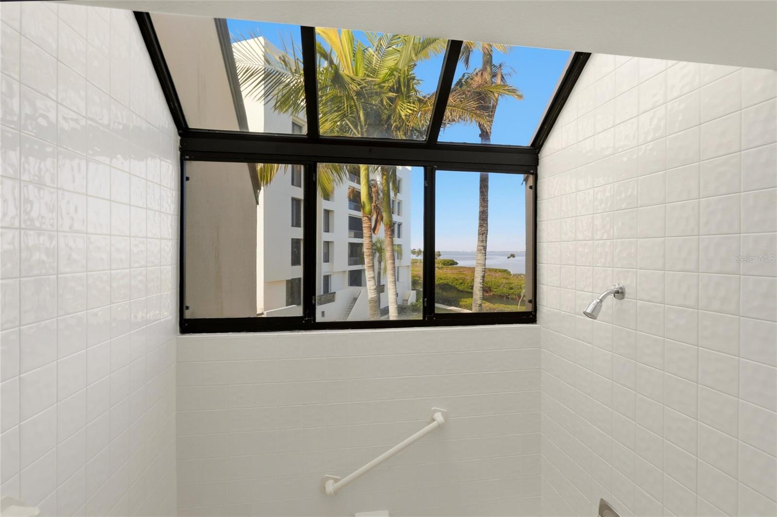 Image 26 of 56 For 1920 Harbourside Drive 1003