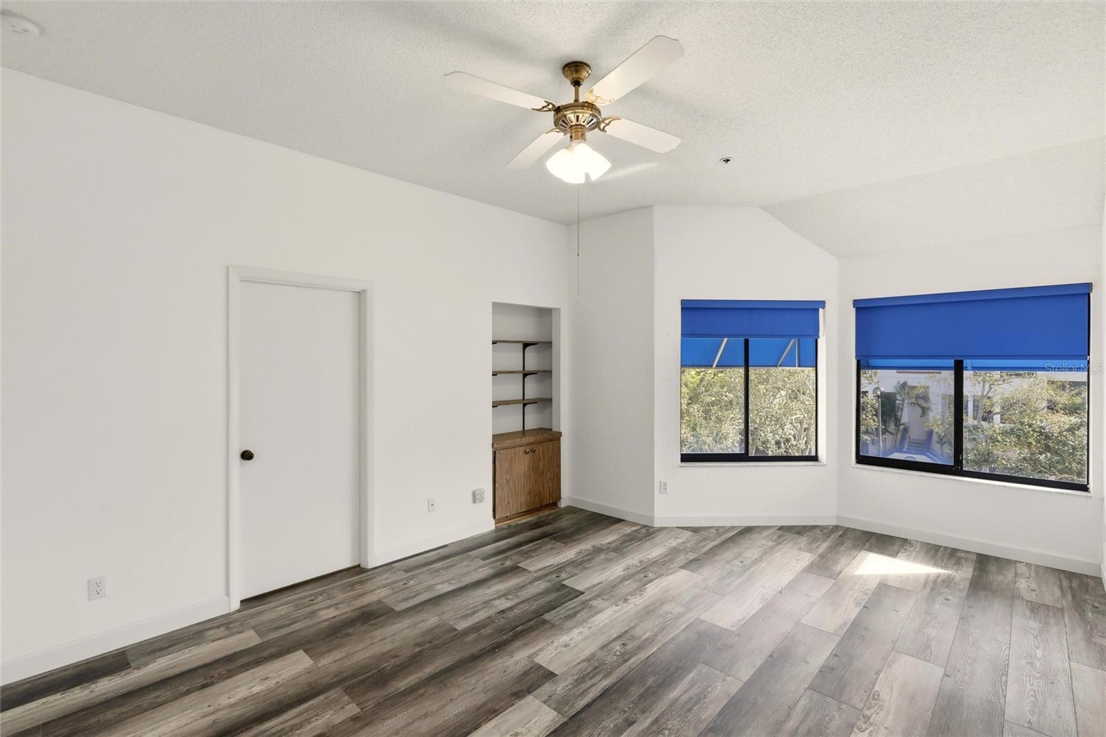 Image 28 of 56 For 1920 Harbourside Drive 1003