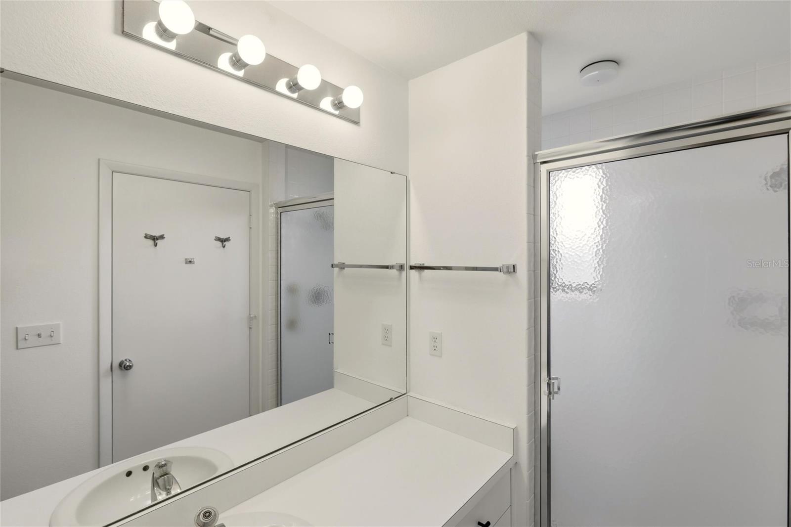 Image 33 of 56 For 1920 Harbourside Drive 1003