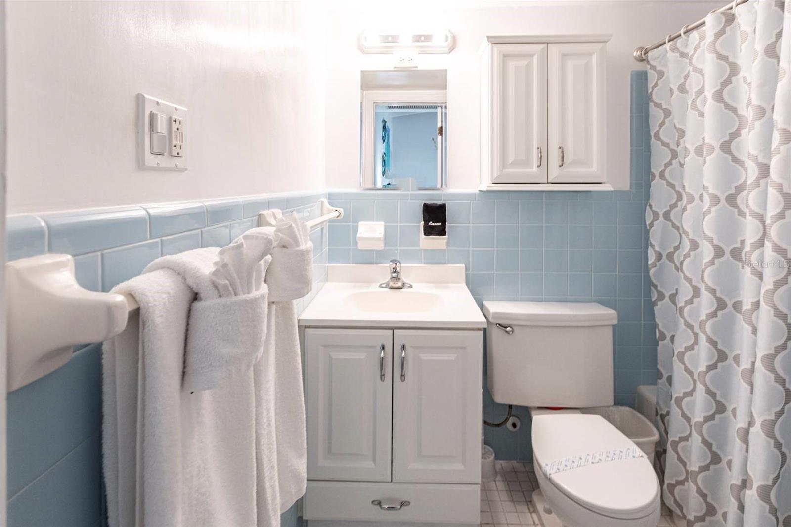 Image 12 of 22 For 6006 Midnight Pass Road 5