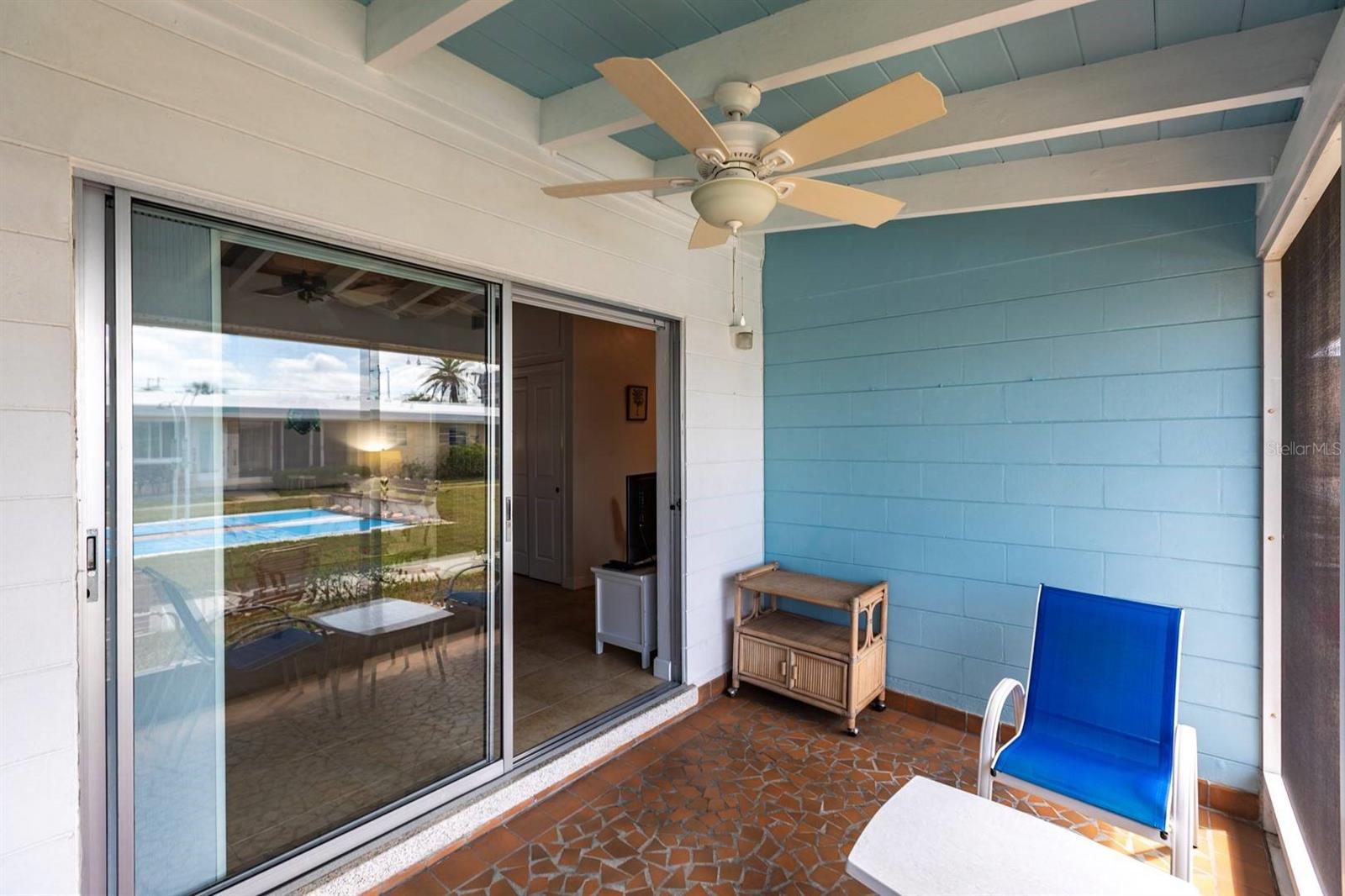 Image 14 of 22 For 6006 Midnight Pass Road 5