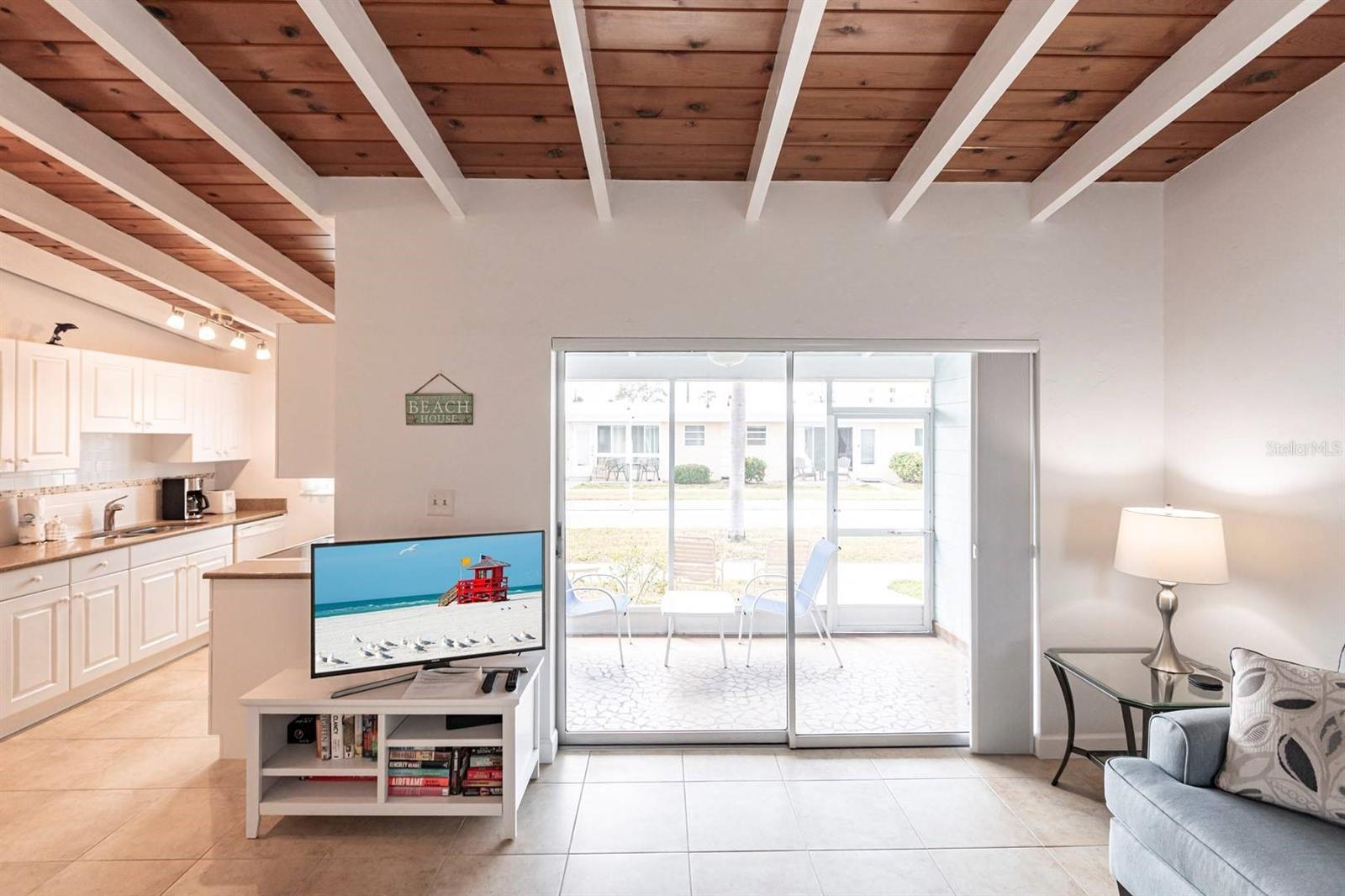 Image 4 of 22 For 6006 Midnight Pass Road 5