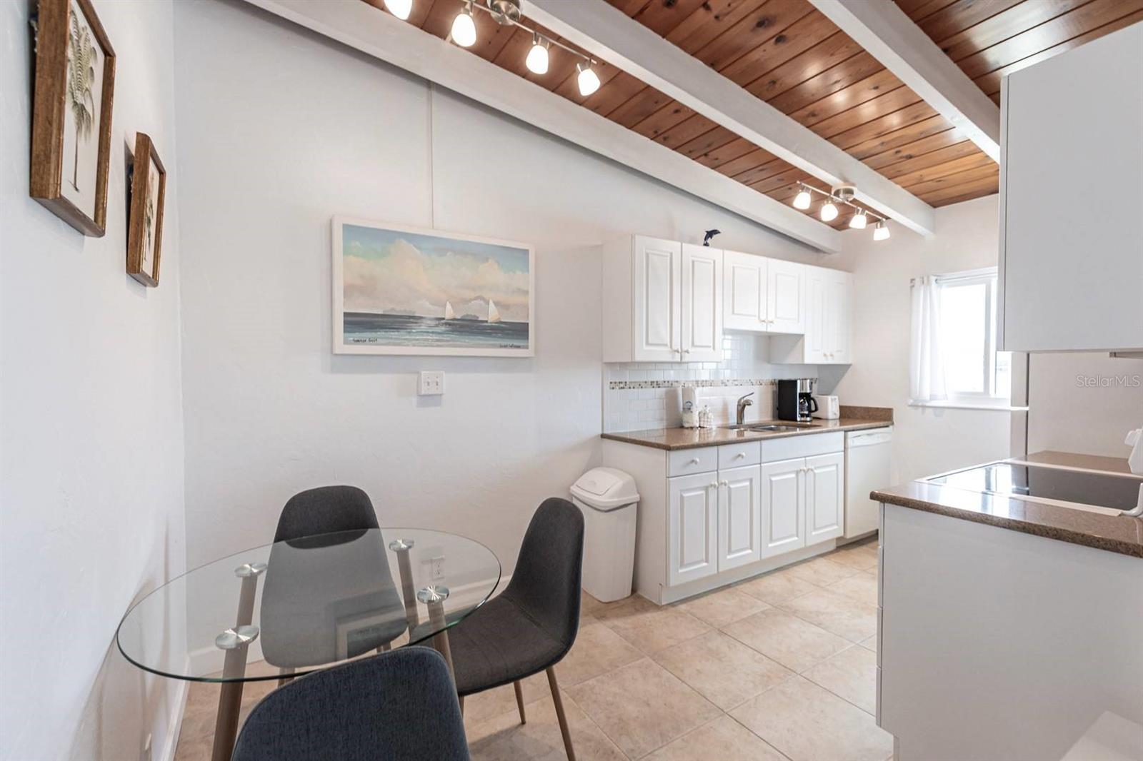 Image 7 of 22 For 6006 Midnight Pass Road 5