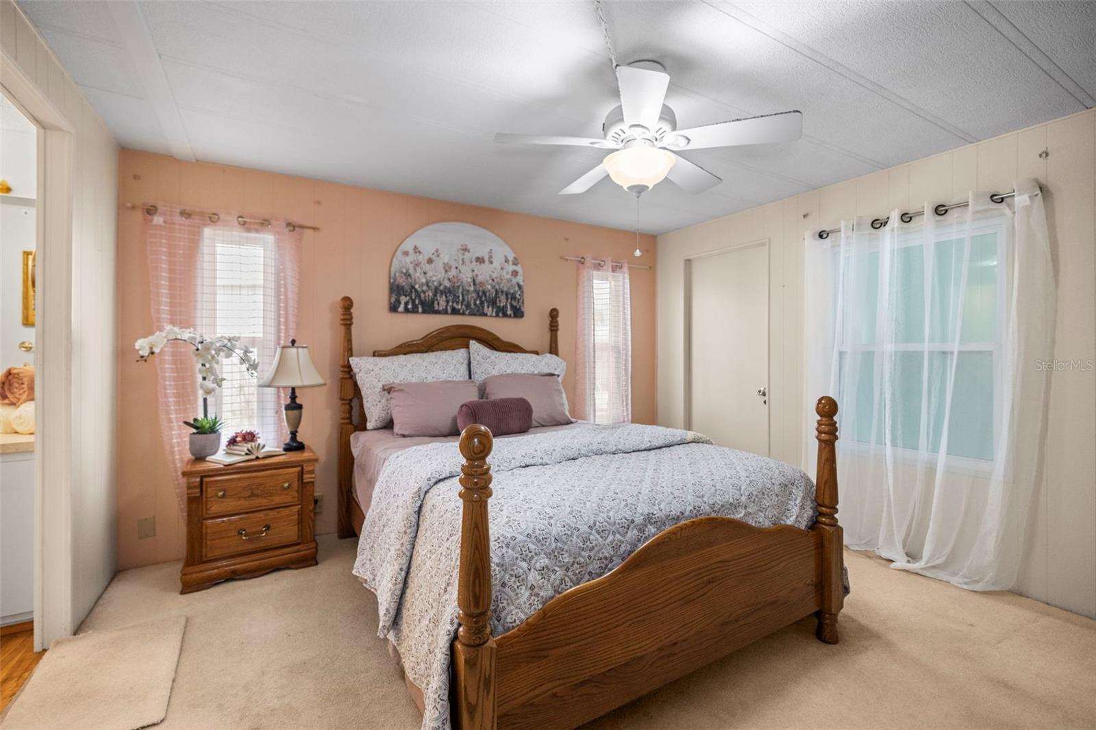 Image 24 of 53 For 34657 Orange Drive N