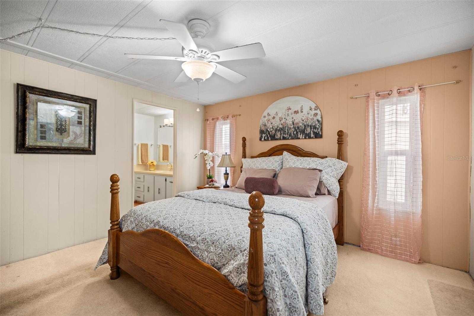 Image 25 of 53 For 34657 Orange Drive N