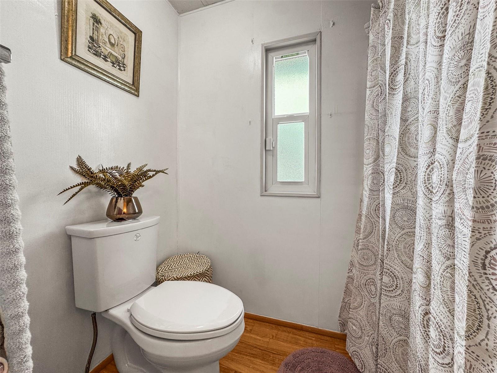 Image 28 of 53 For 34657 Orange Drive N