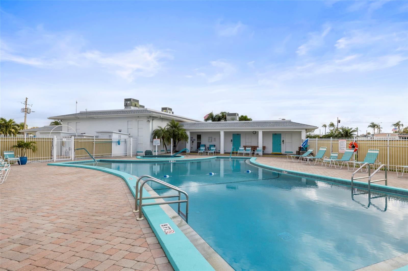 Image 40 of 53 For 34657 Orange Drive N