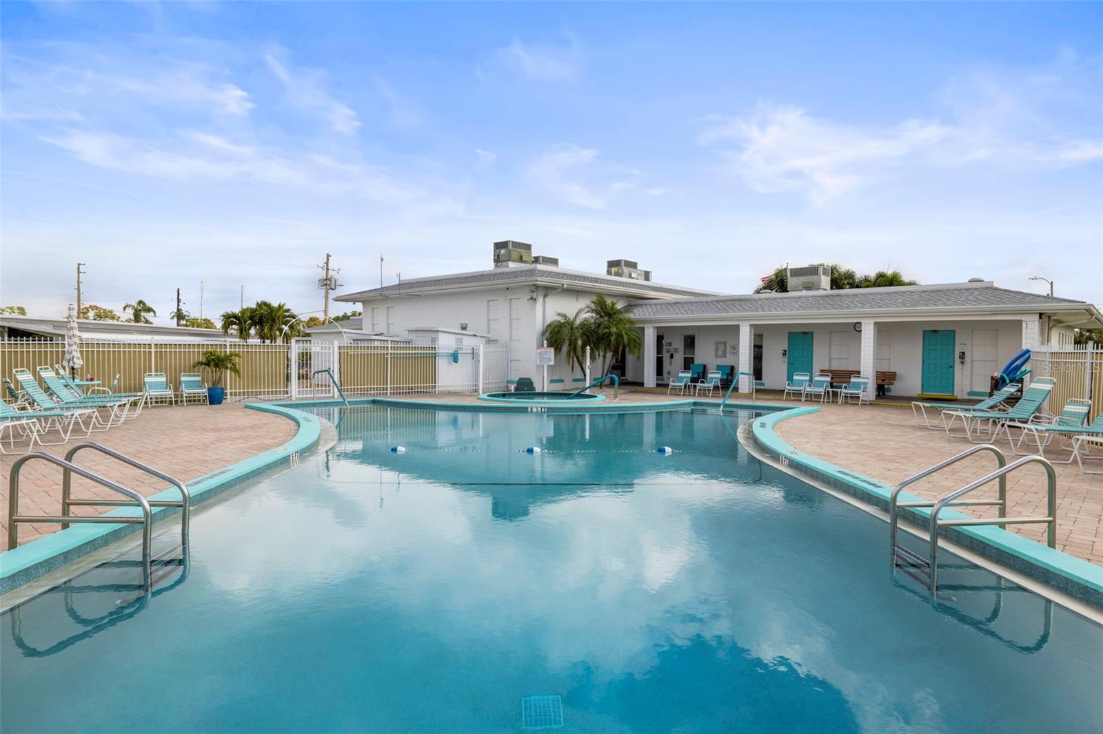 Image 41 of 53 For 34657 Orange Drive N