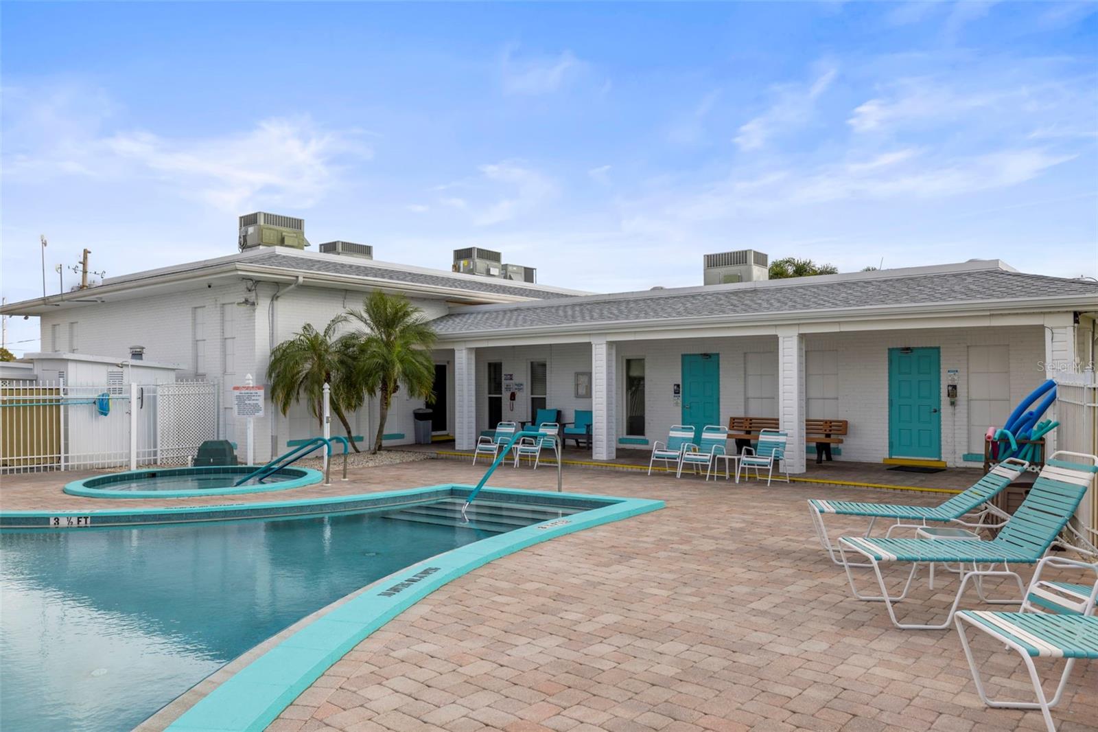 Image 42 of 53 For 34657 Orange Drive N