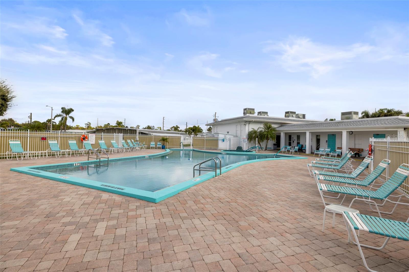 Image 43 of 53 For 34657 Orange Drive N