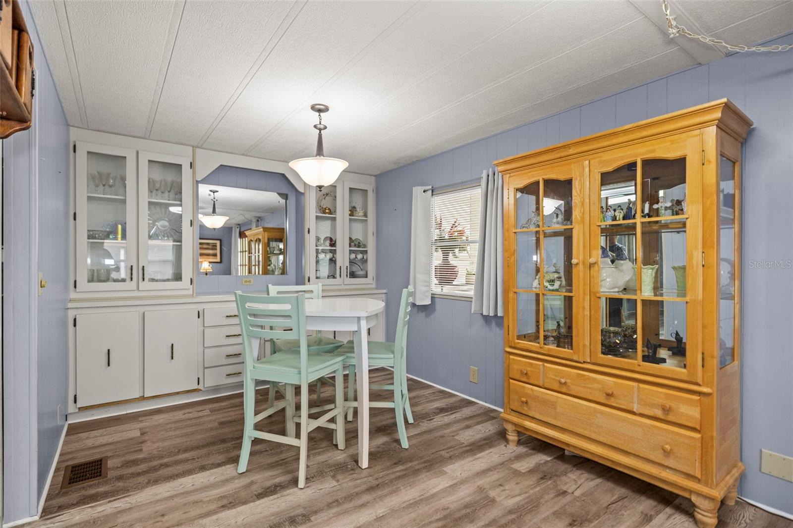 Image 7 of 53 For 34657 Orange Drive N