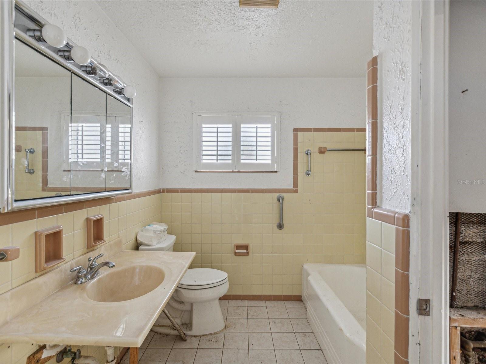 Image 11 of 65 For 529 80th Avenue