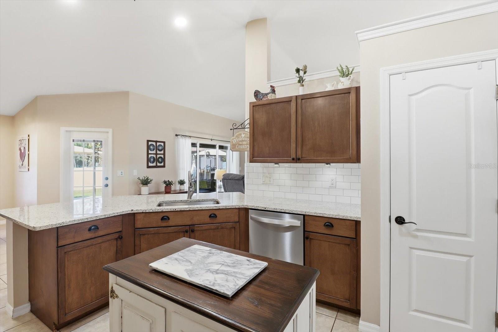 Image 14 of 46 For 1021 Champlain Lane