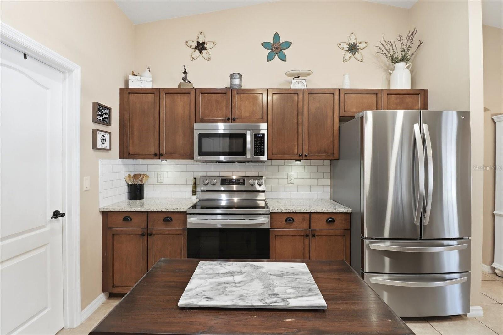 Image 17 of 46 For 1021 Champlain Lane