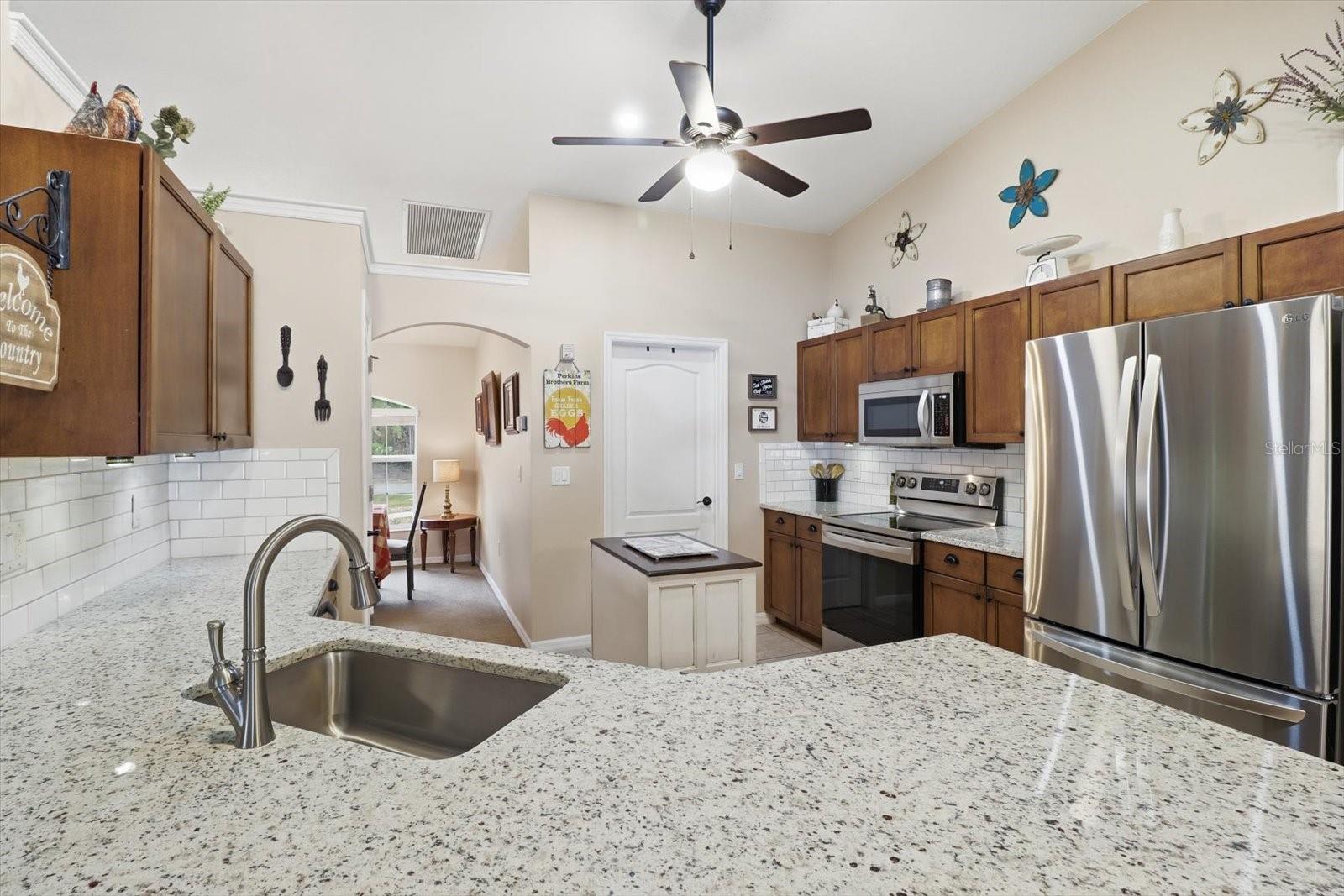 Image 18 of 46 For 1021 Champlain Lane