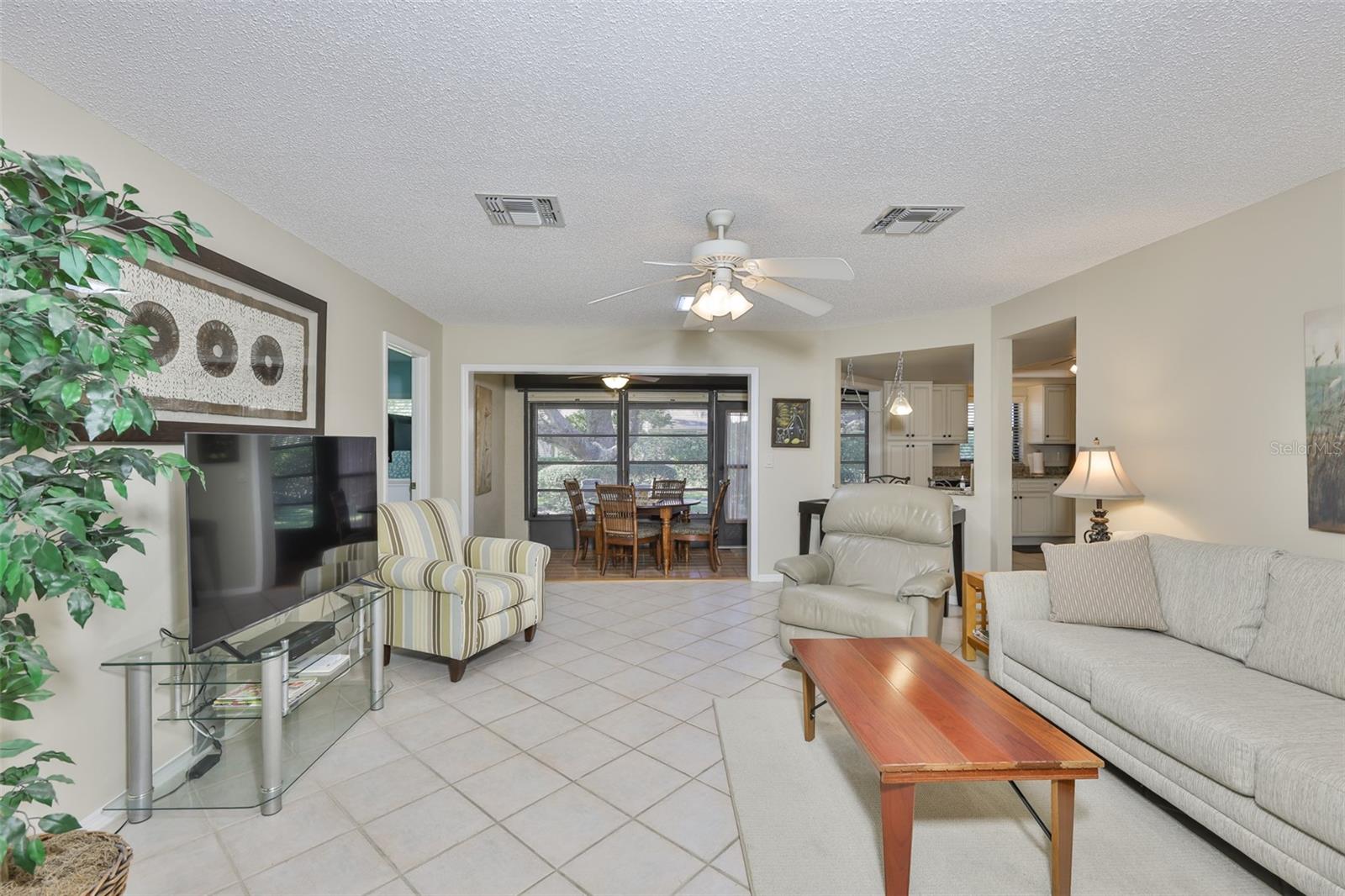 Image 4 of 50 For 1610 Leland Drive