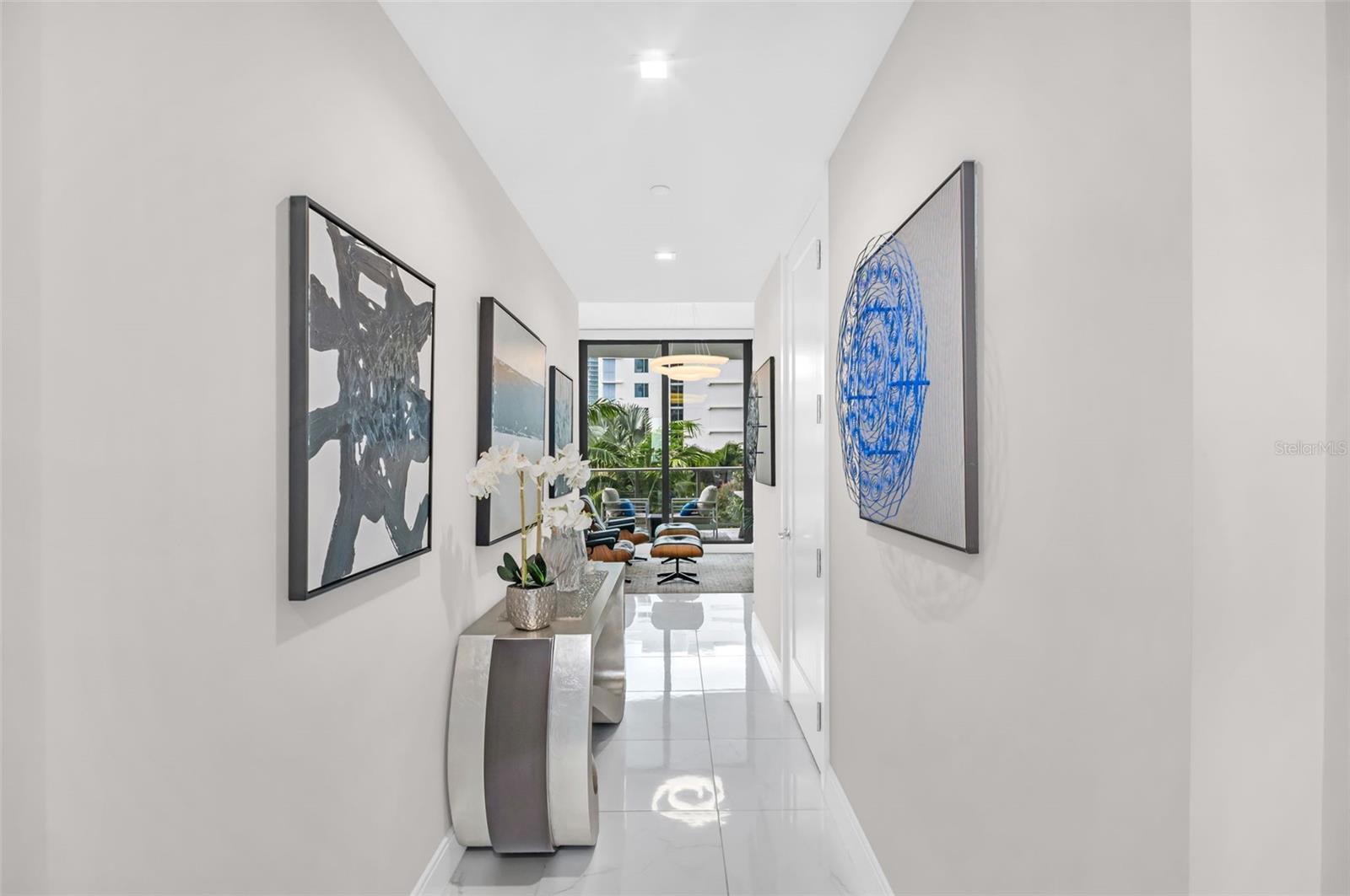 Image 2 of 68 For 100 1st Avenue N 901